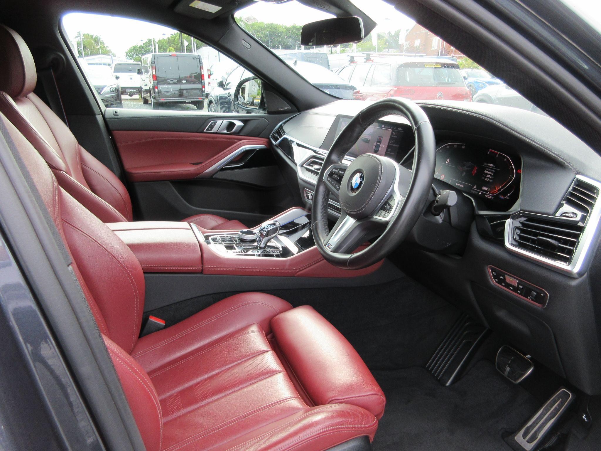 BMW X6 Image 21