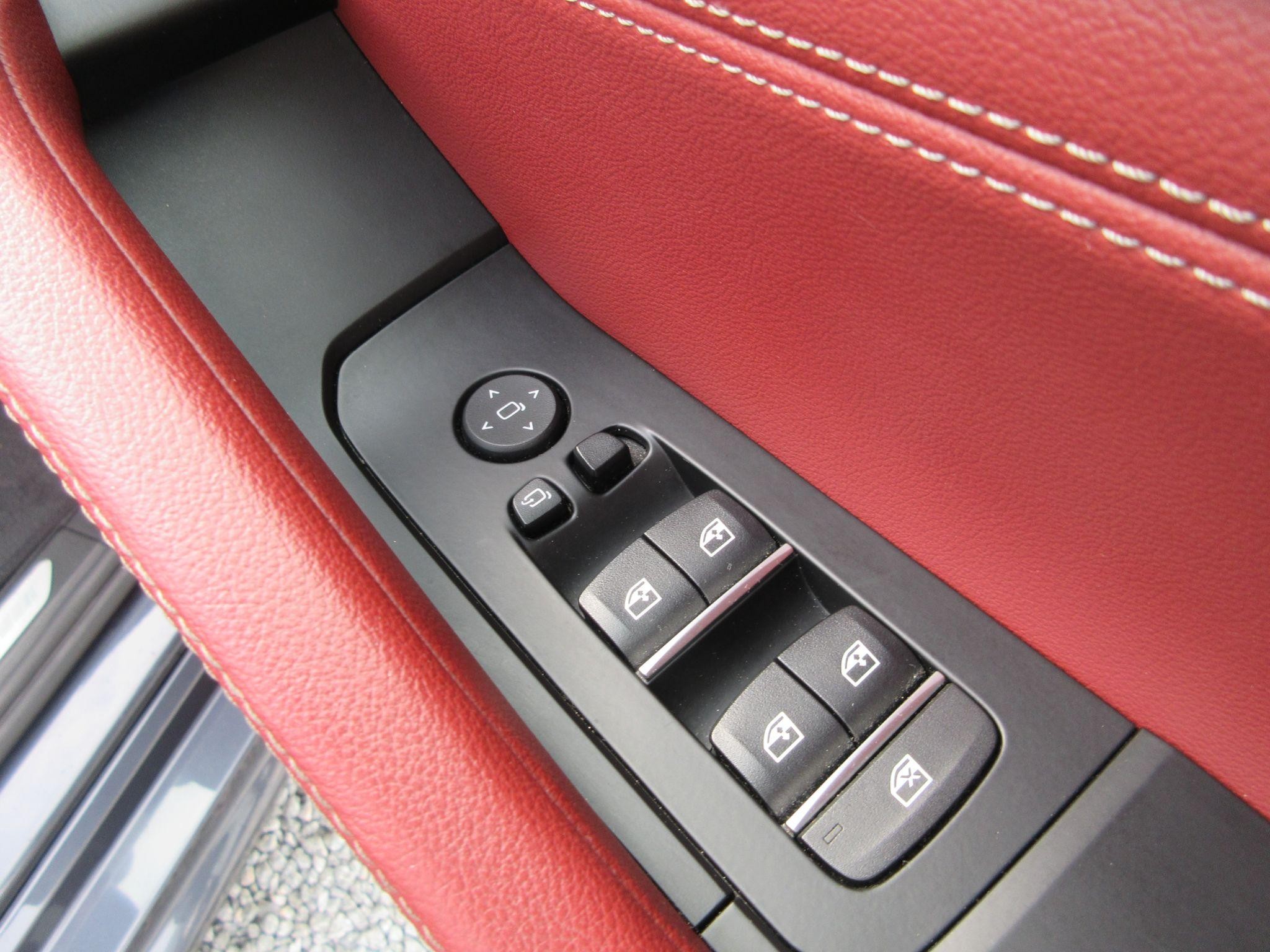 BMW X6 Image 26