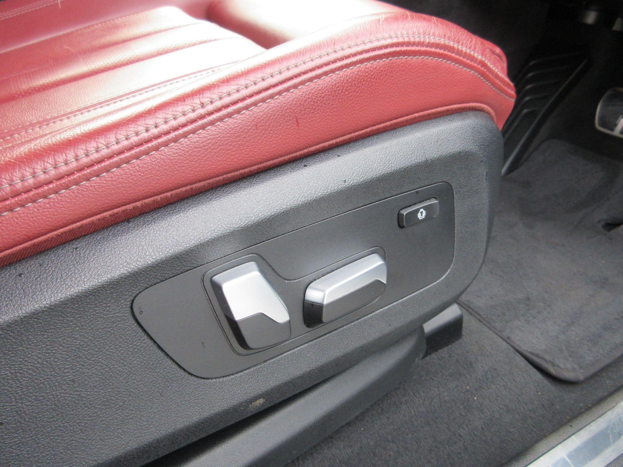 BMW X6 Image 28