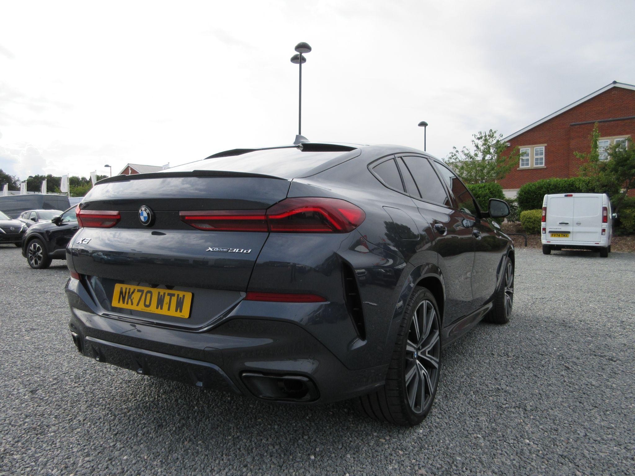 BMW X6 Image 14