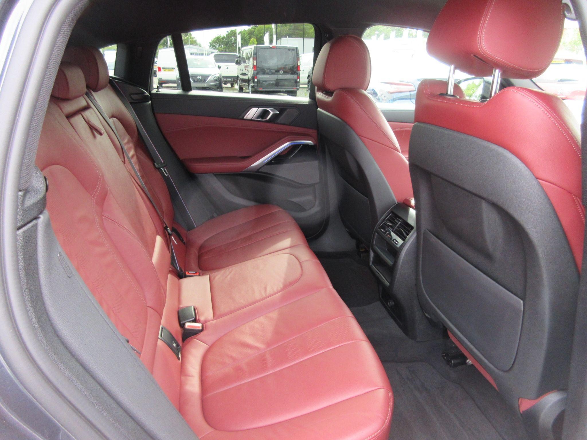 BMW X6 Image 22