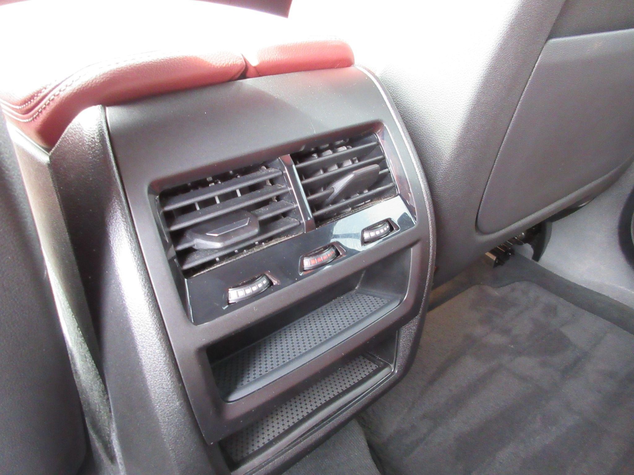 BMW X6 Image 33