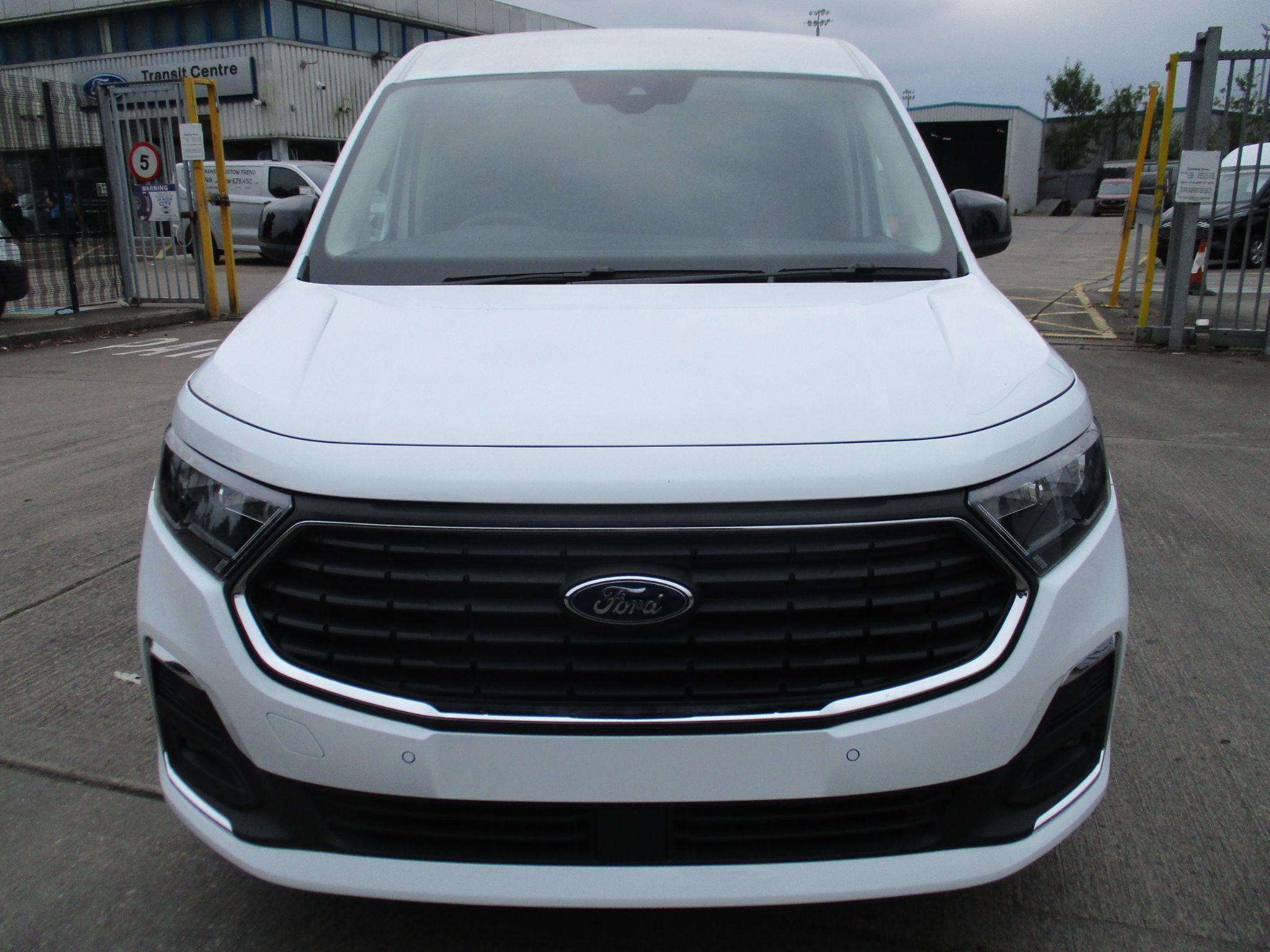 Ford Transit Connect Image 8