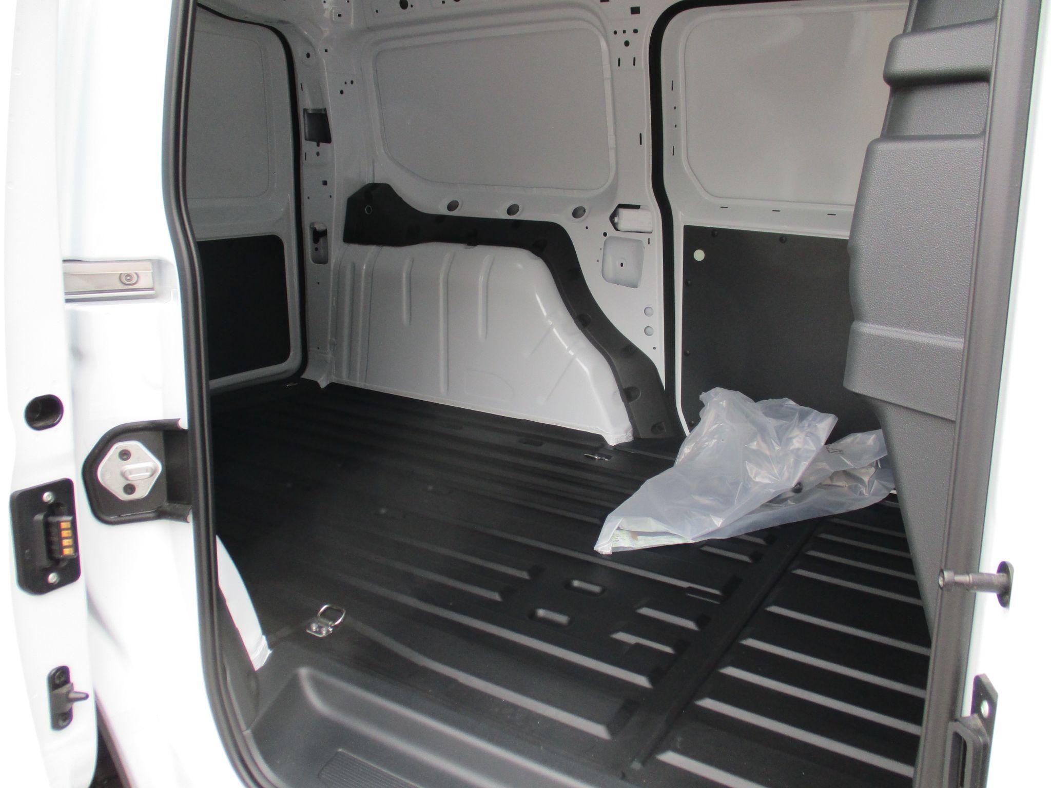 Ford Transit Connect Image 11