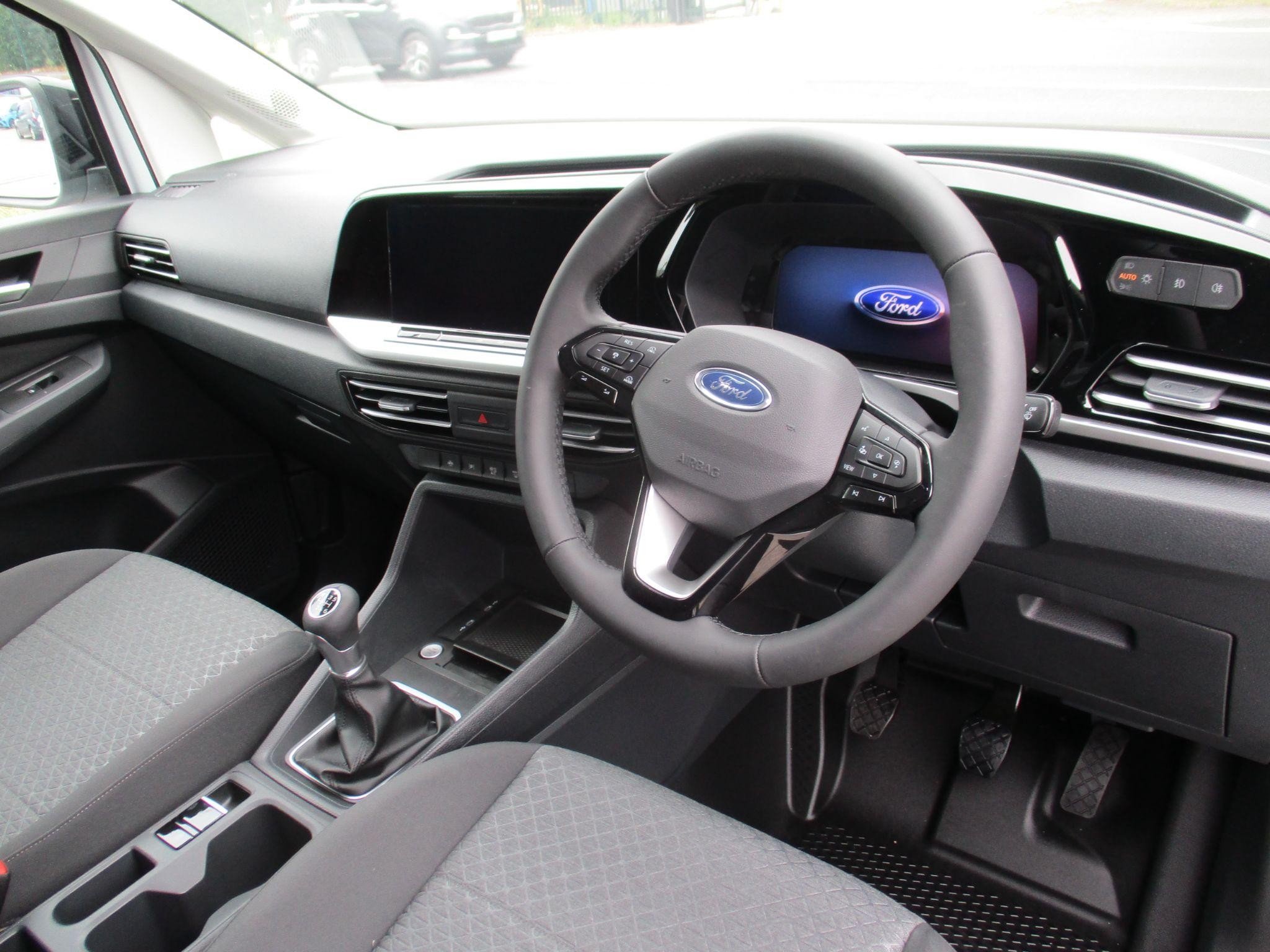 Ford Transit Connect Image 17