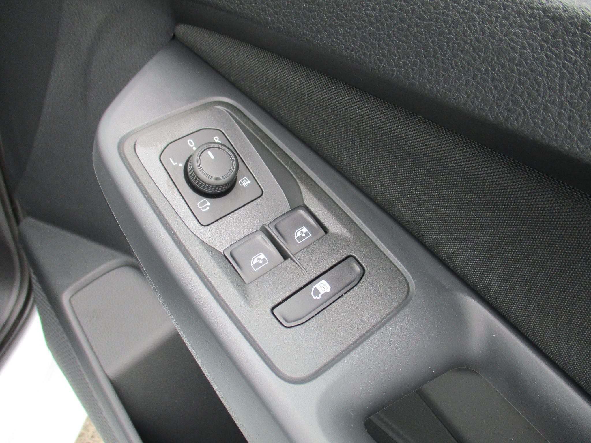 Ford Transit Connect Image 18