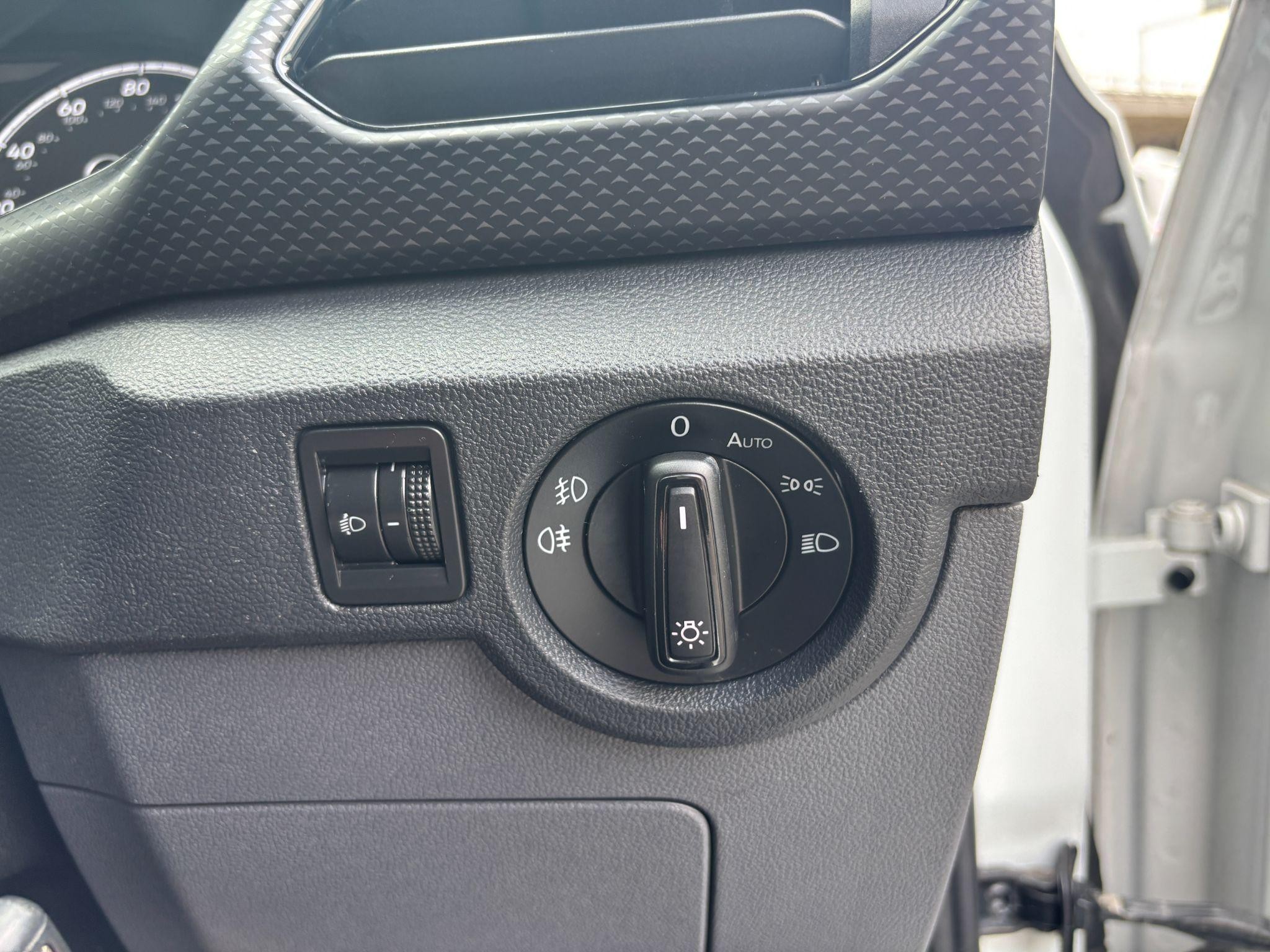Volkswagen T-Cross Image 12