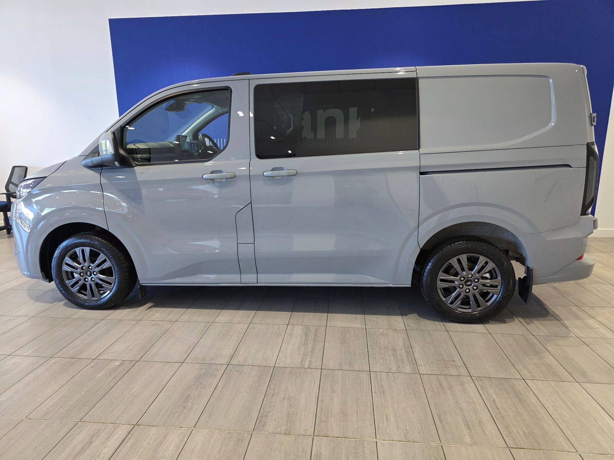 Ford Transit Custom Image 1