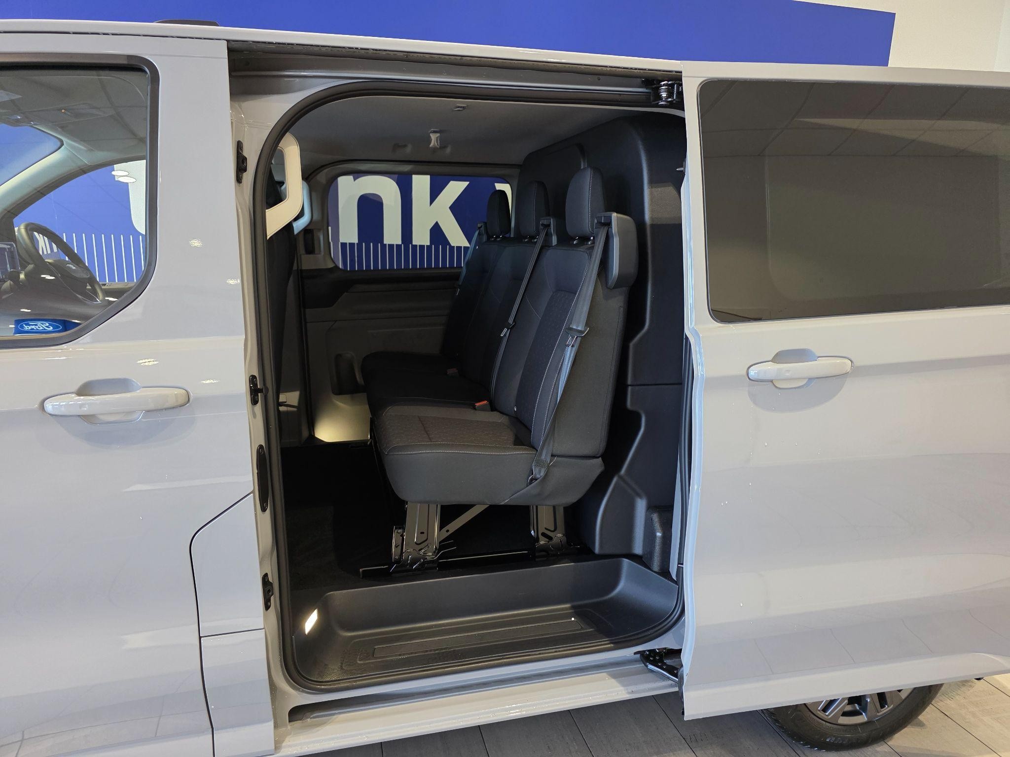 Ford Transit Custom Image 7