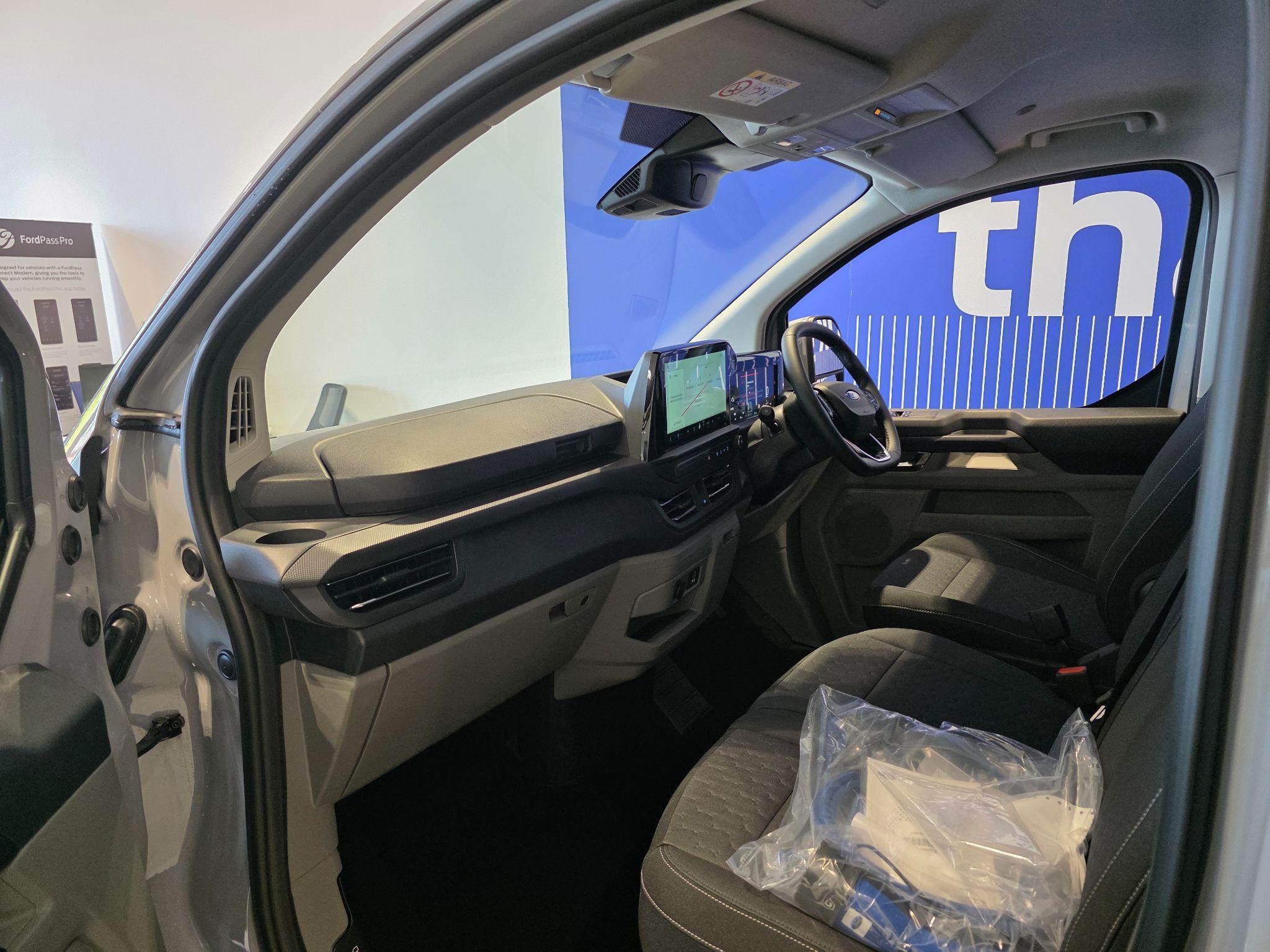 Ford Transit Custom Image 9