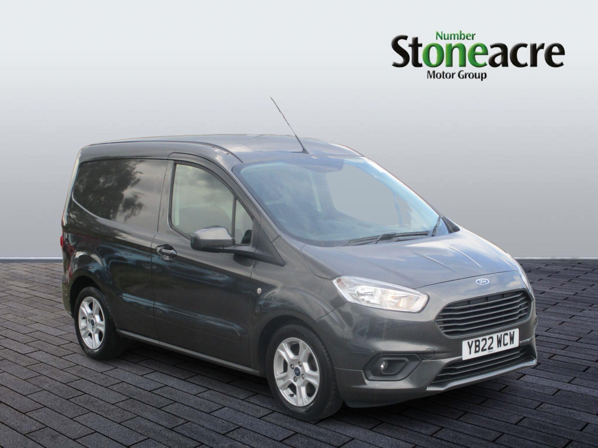 Ford Transit Courier Image 1