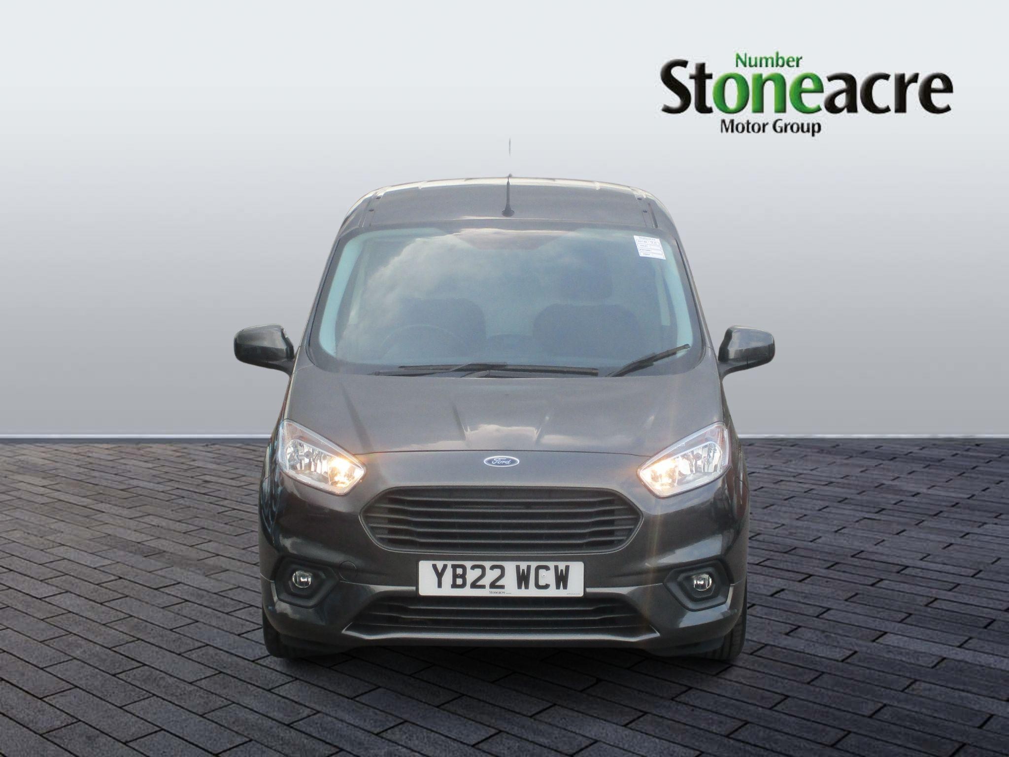 Ford Transit Courier Image 4
