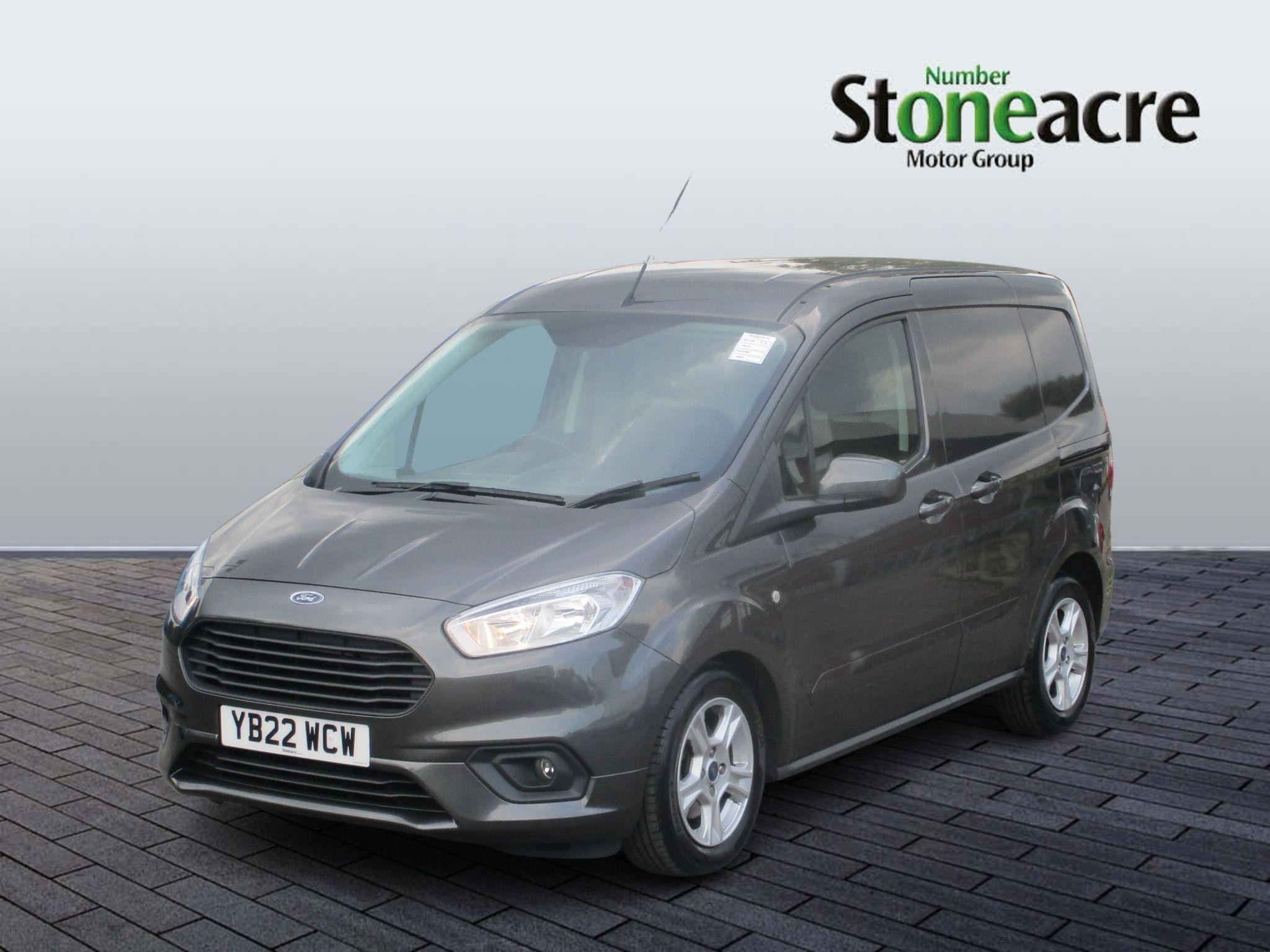 Ford Transit Courier Image 5