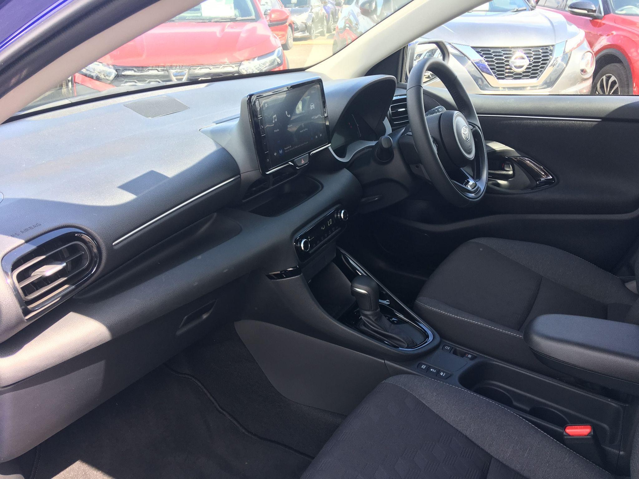 Toyota Yaris Image 15