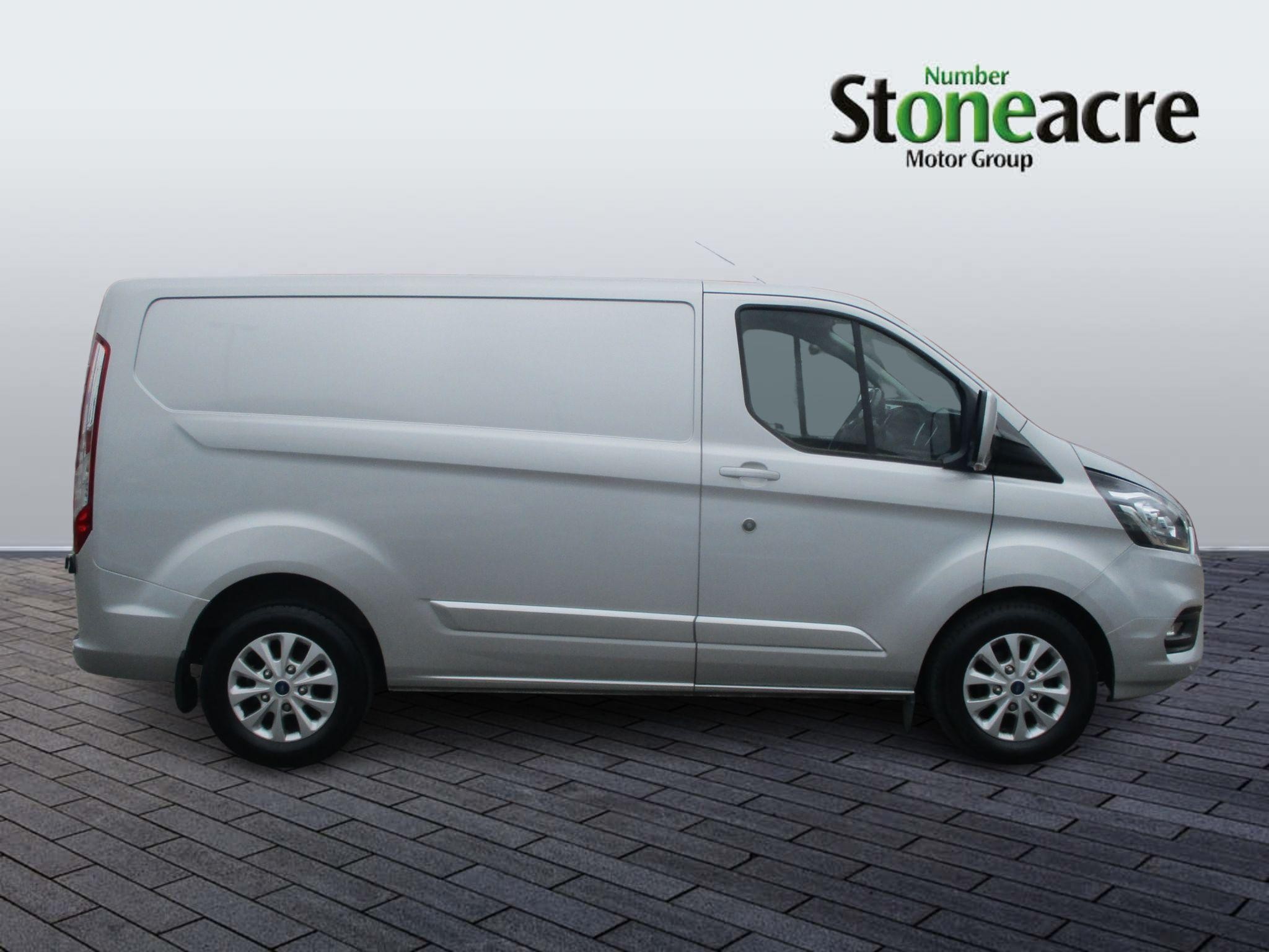 Ford Transit Custom Image 2
