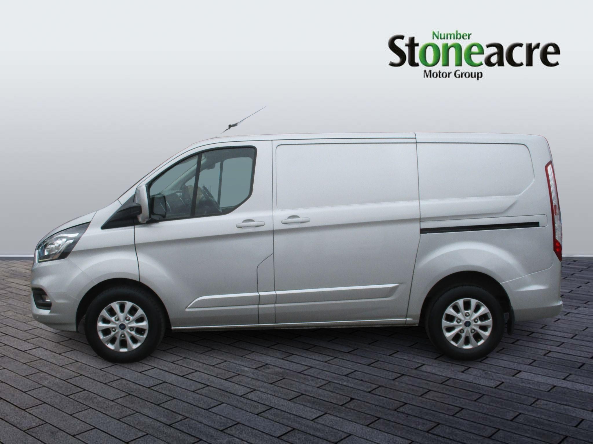 Ford Transit Custom Image 8