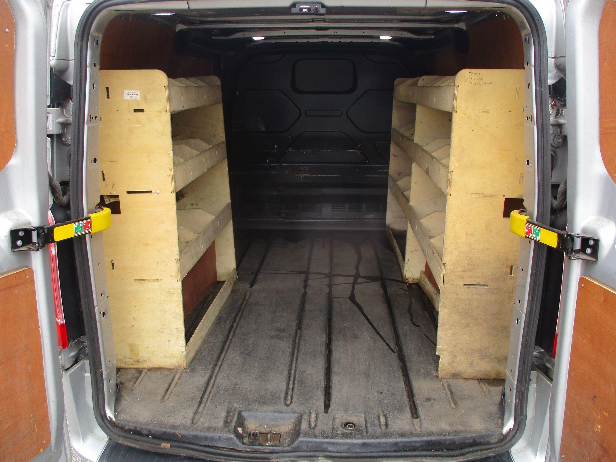 Ford Transit Custom Image 11
