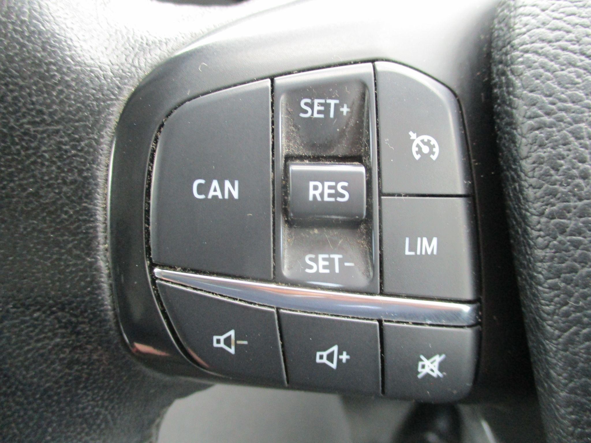 Ford Transit Custom Image 15