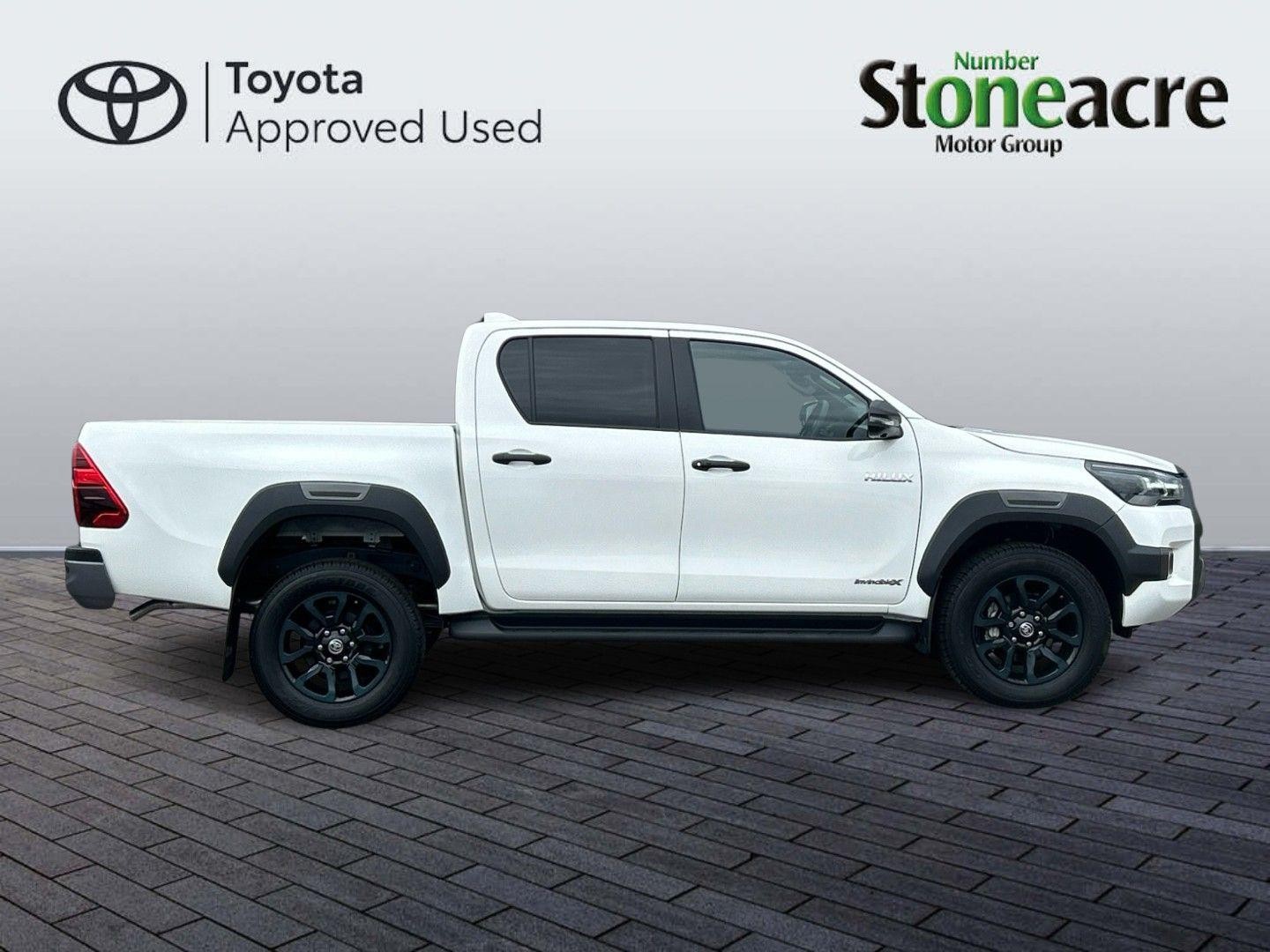 Toyota Hilux Image 4