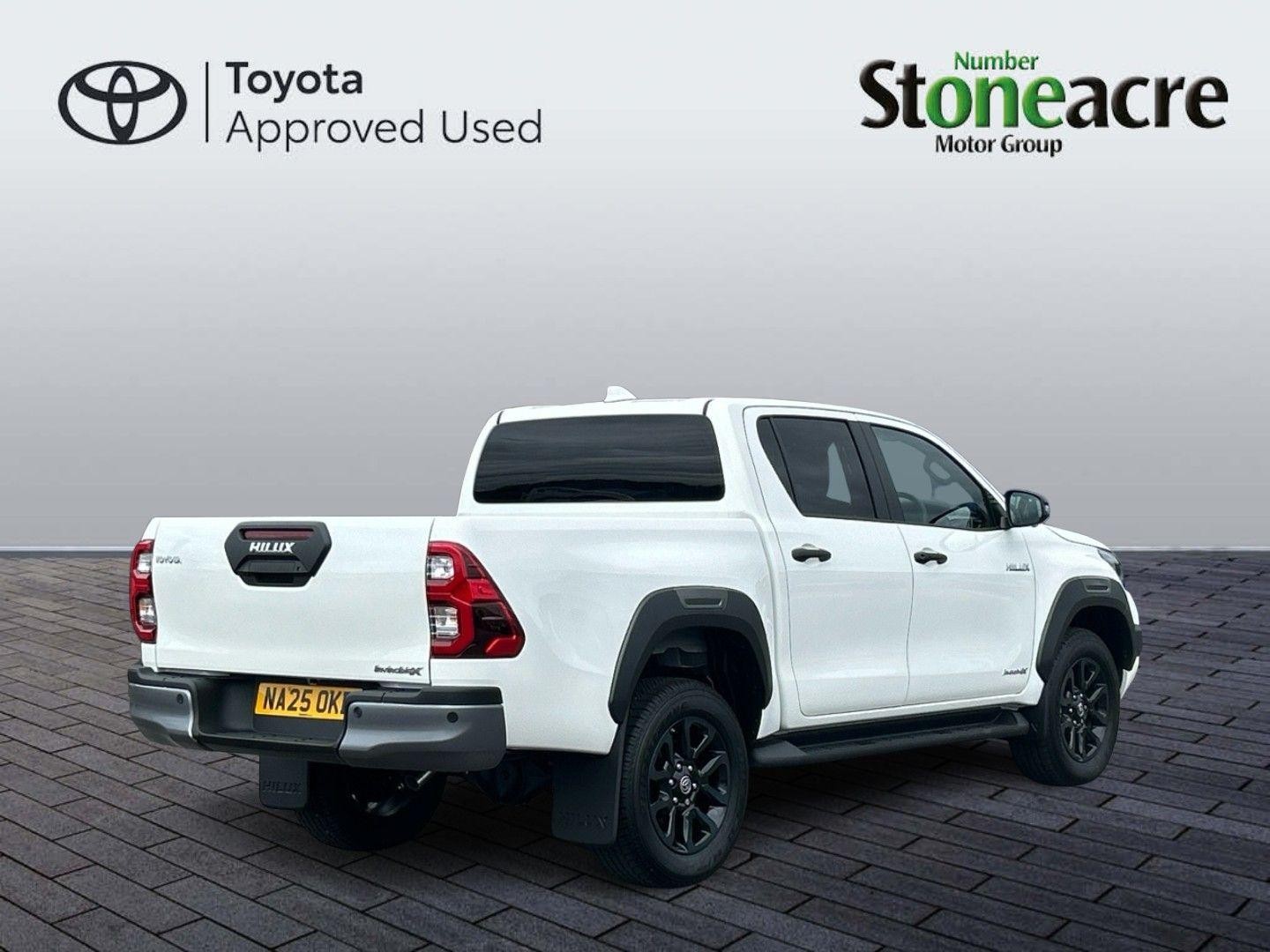 Toyota Hilux Image 5