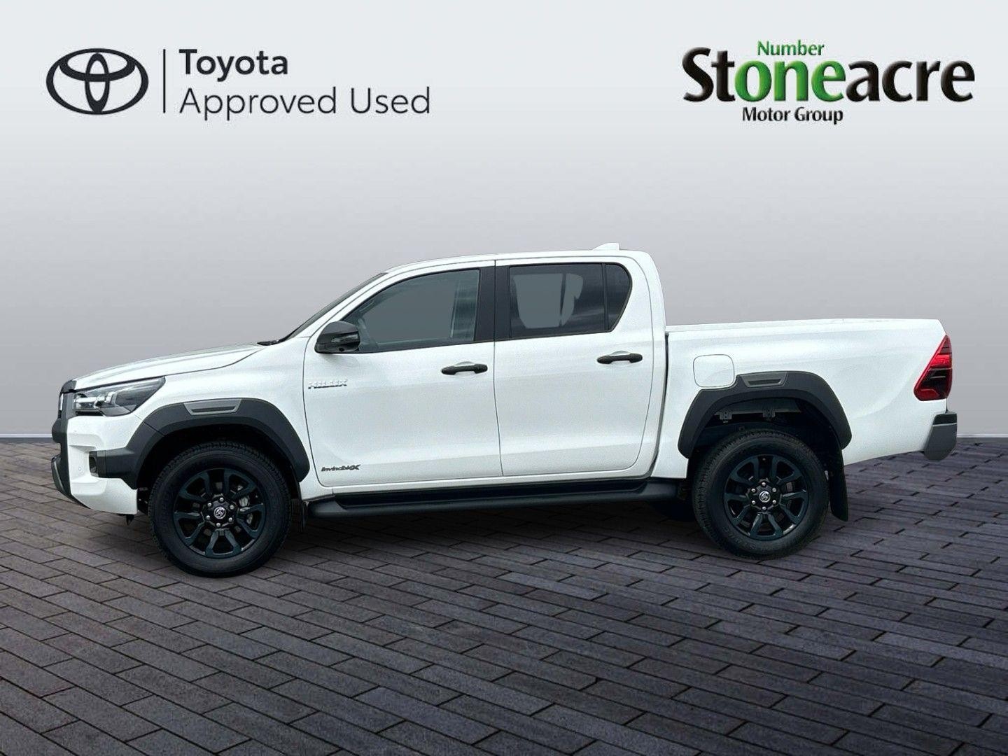 Toyota Hilux Image 8