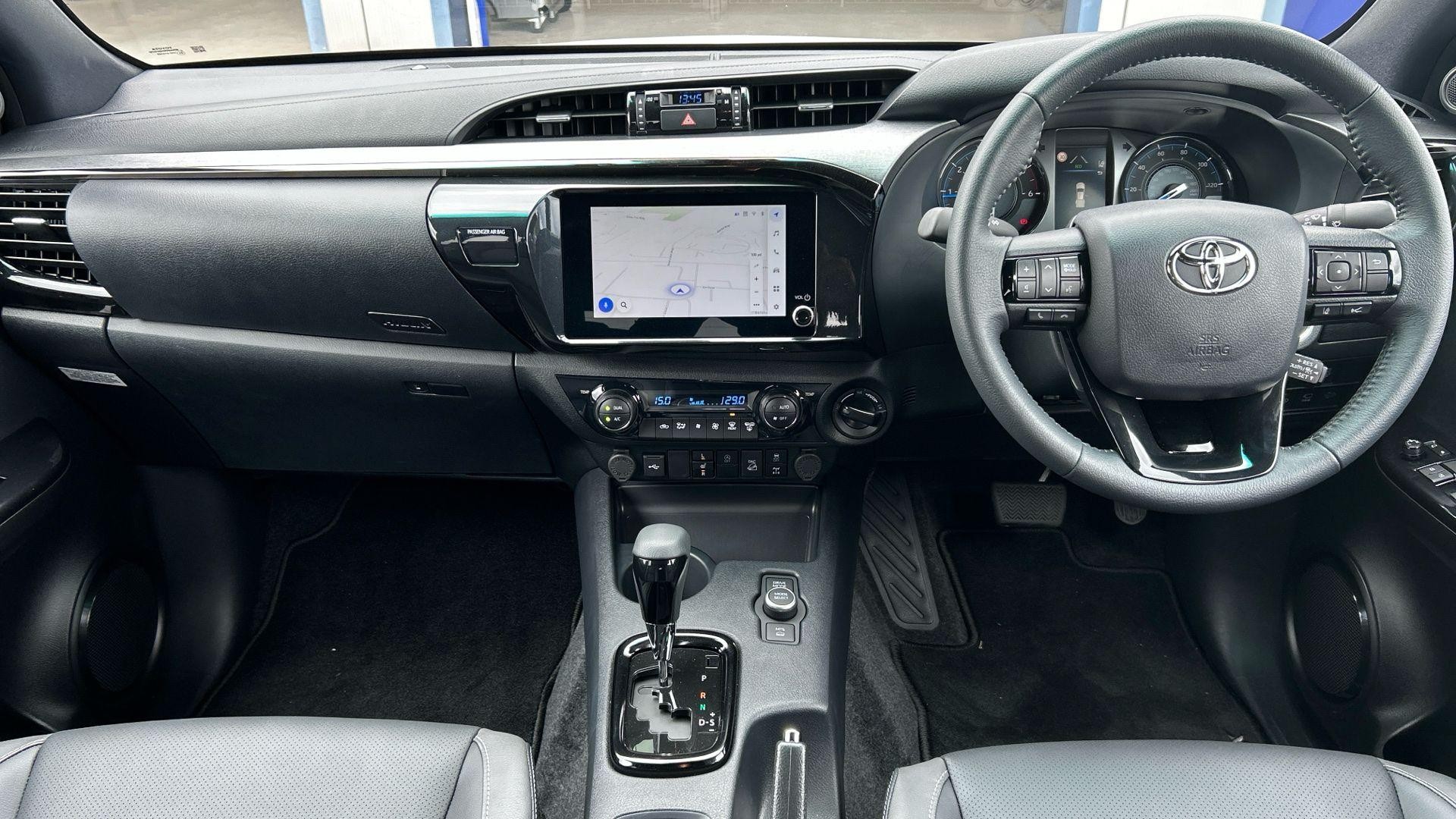 Toyota Hilux Image 11