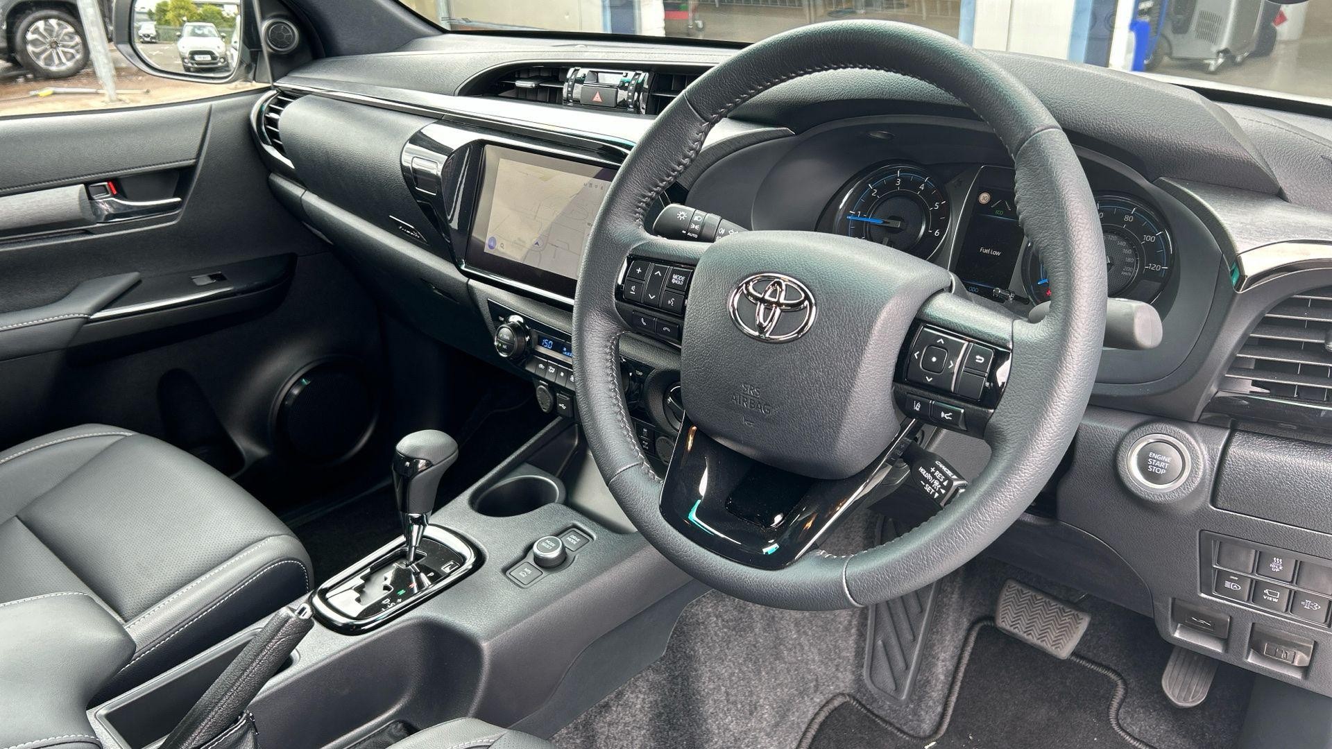 Toyota Hilux Image 12