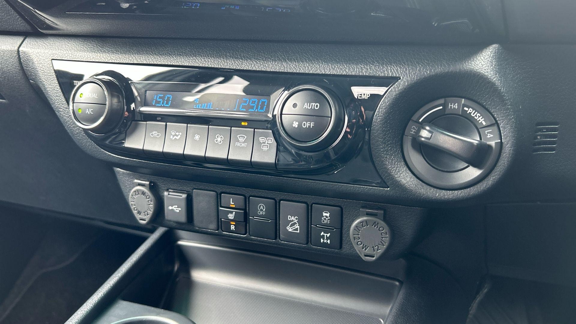 Toyota Hilux Image 29