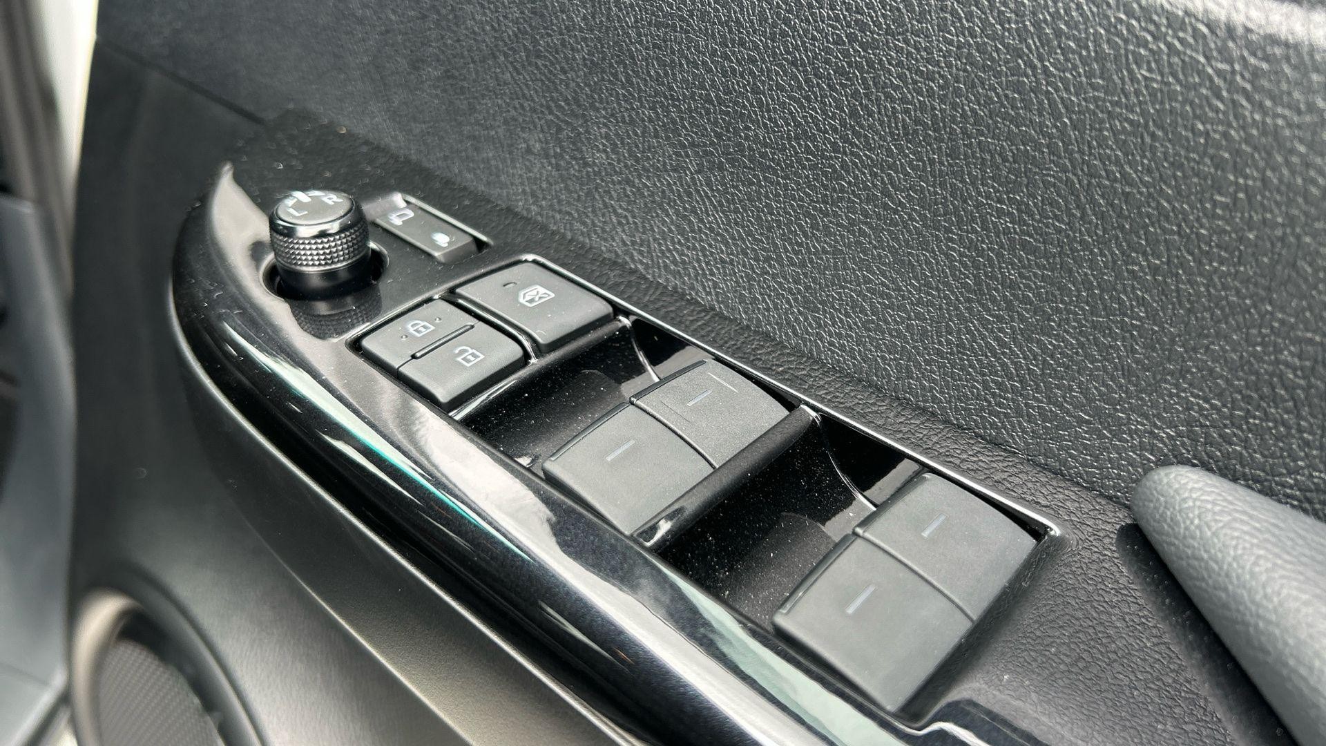 Toyota Hilux Image 37