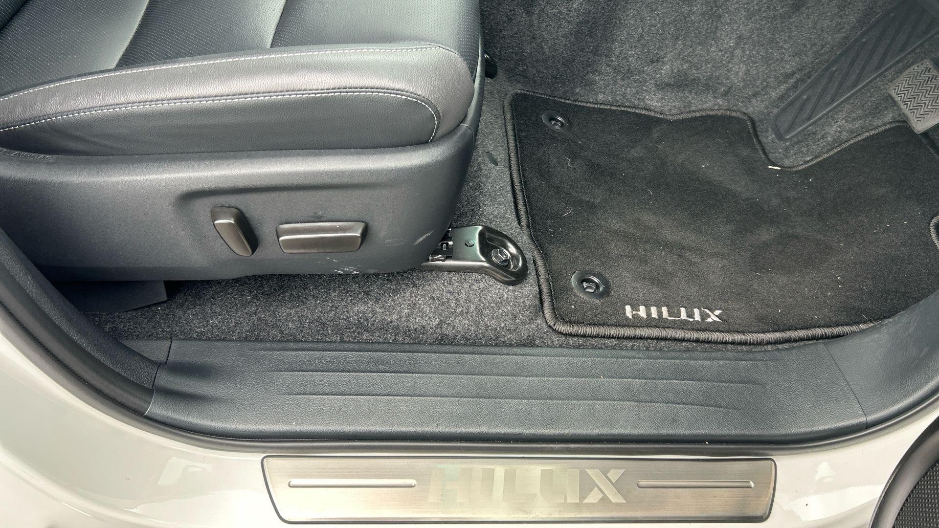 Toyota Hilux Image 40