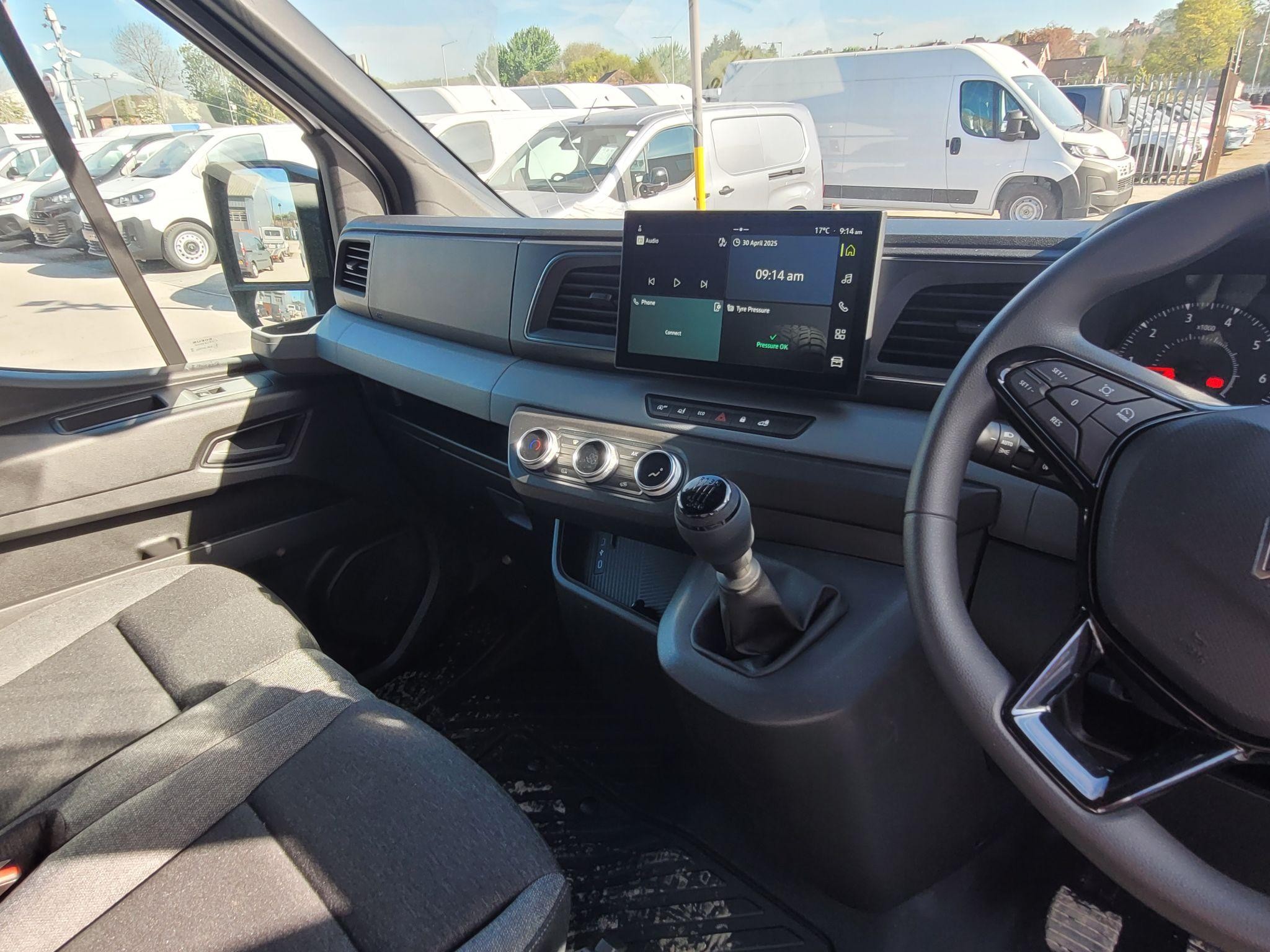 Renault Master Image 13