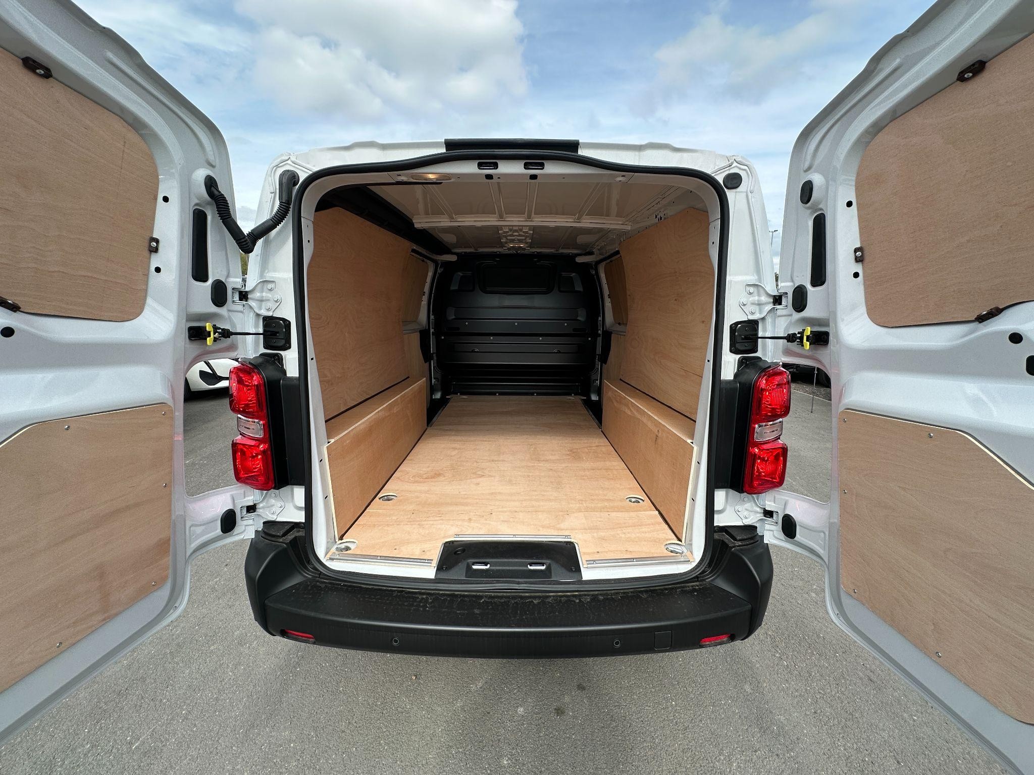 Citroen Dispatch Image 10