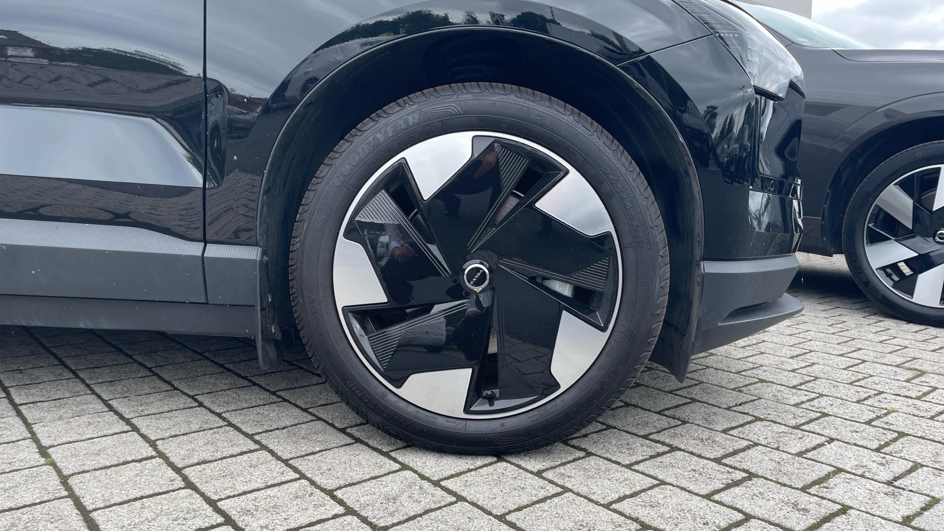 Volvo EX30 Image 9