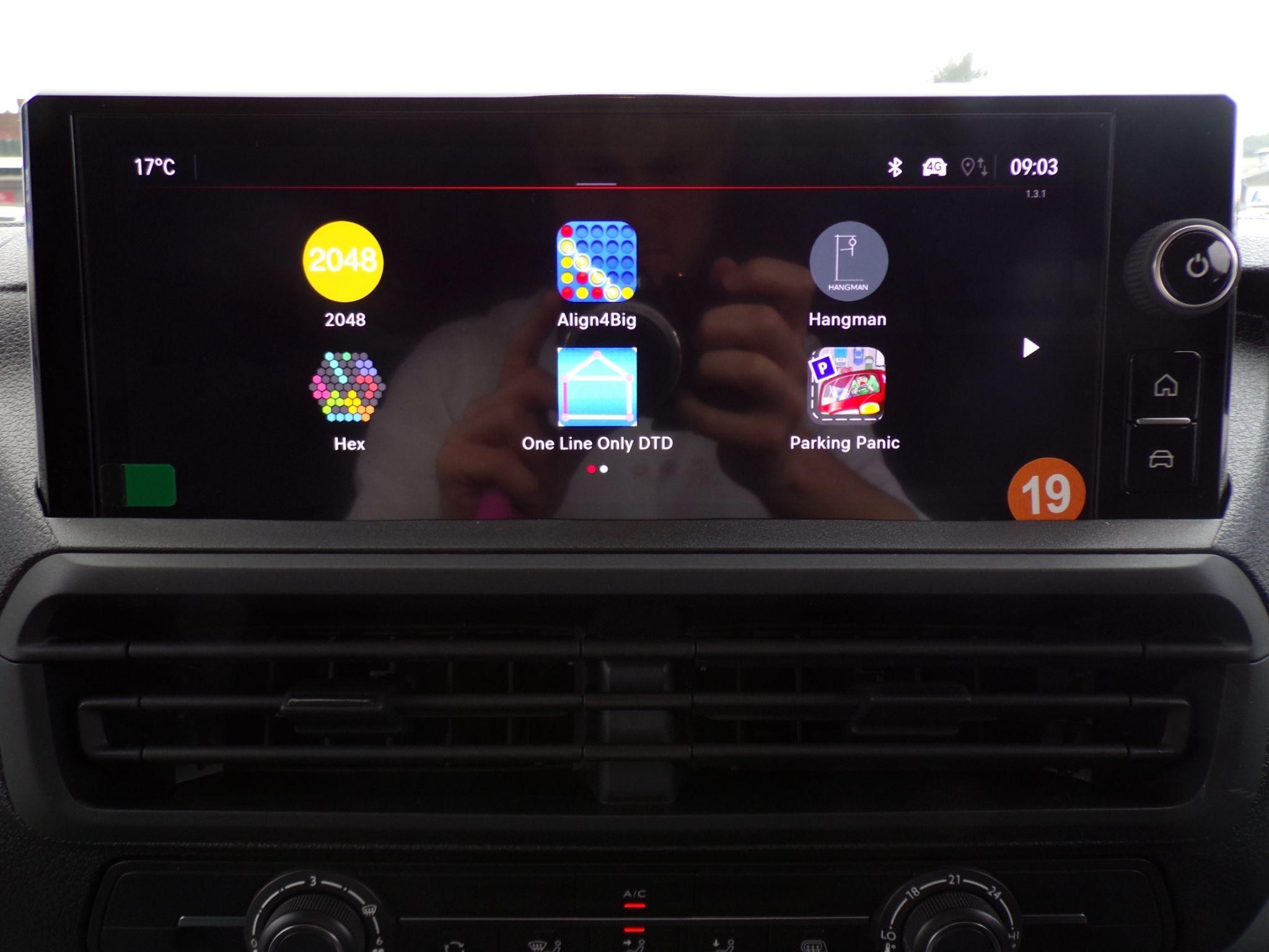 Vauxhall Vivaro Image 16