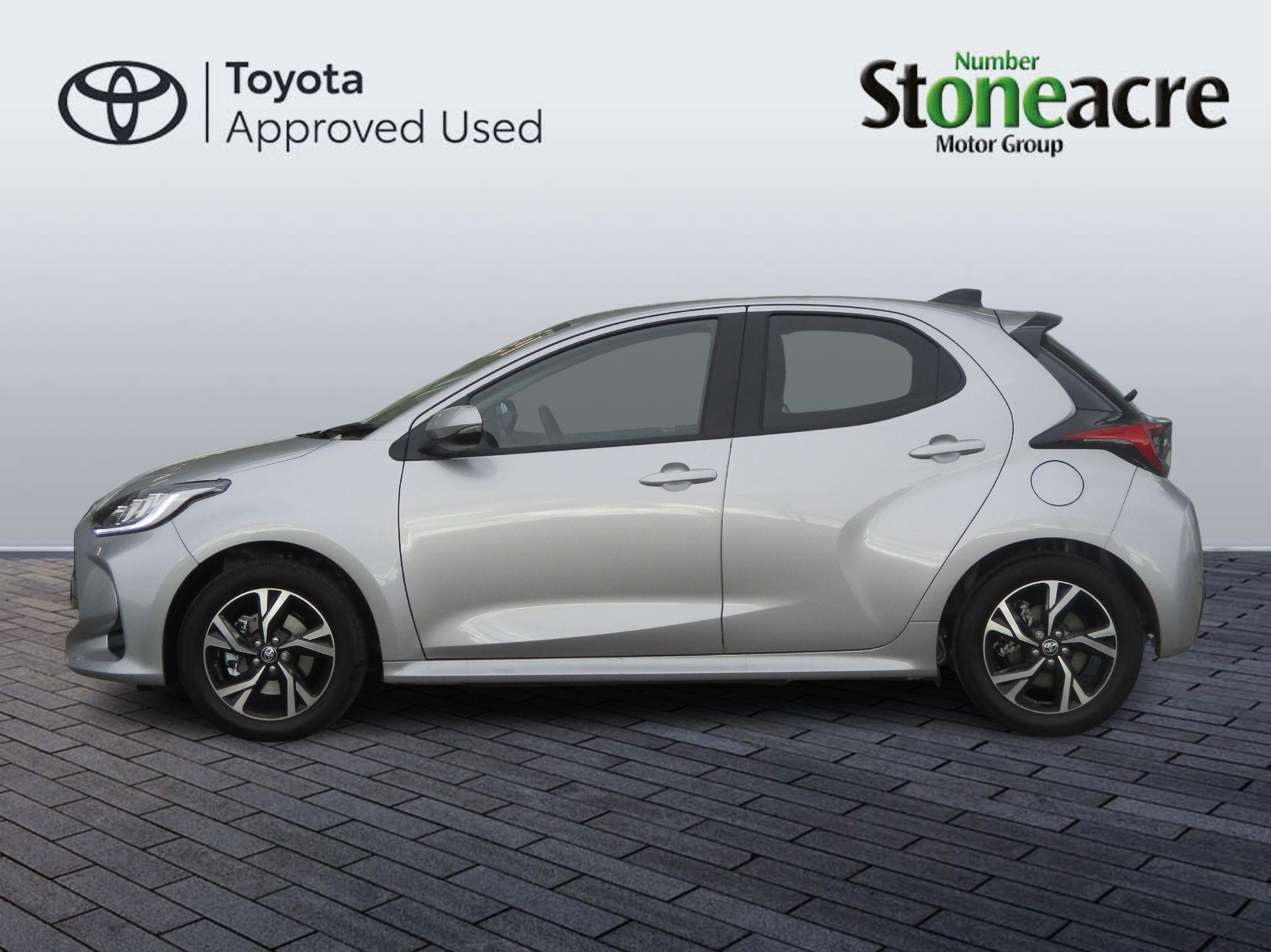 Toyota Yaris Image 8