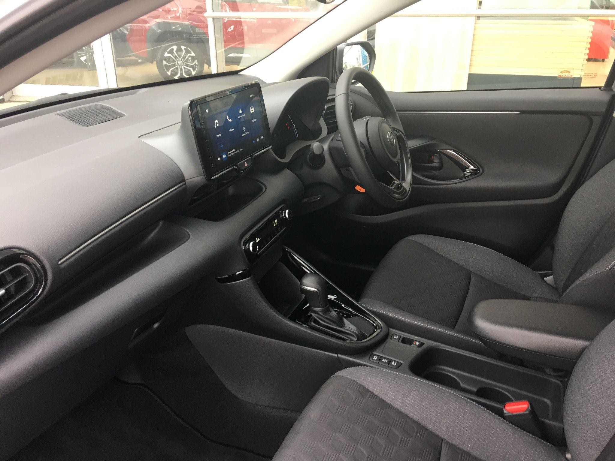 Toyota Yaris Image 15