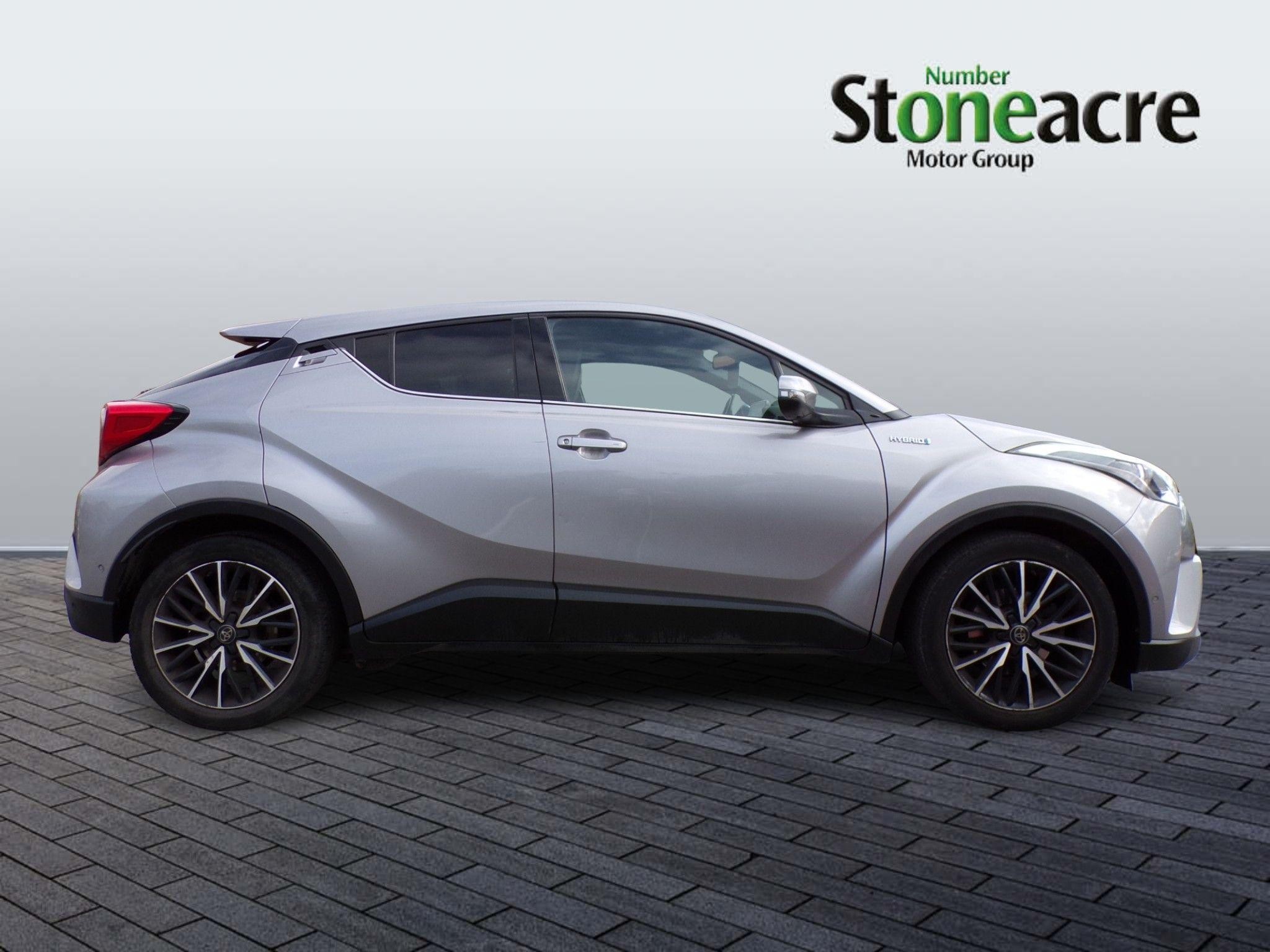 Toyota C-HR Image 2
