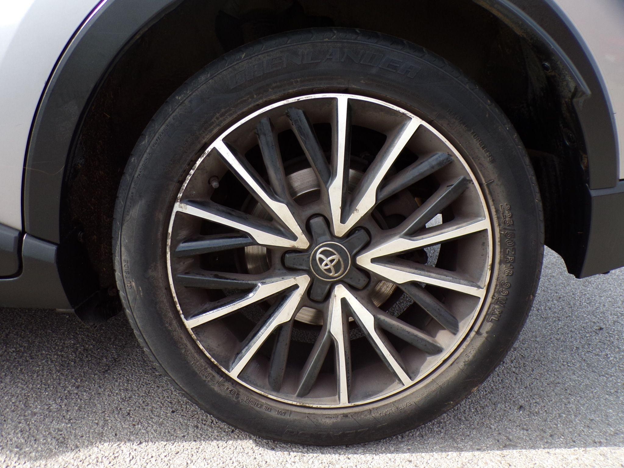 Toyota C-HR Image 9