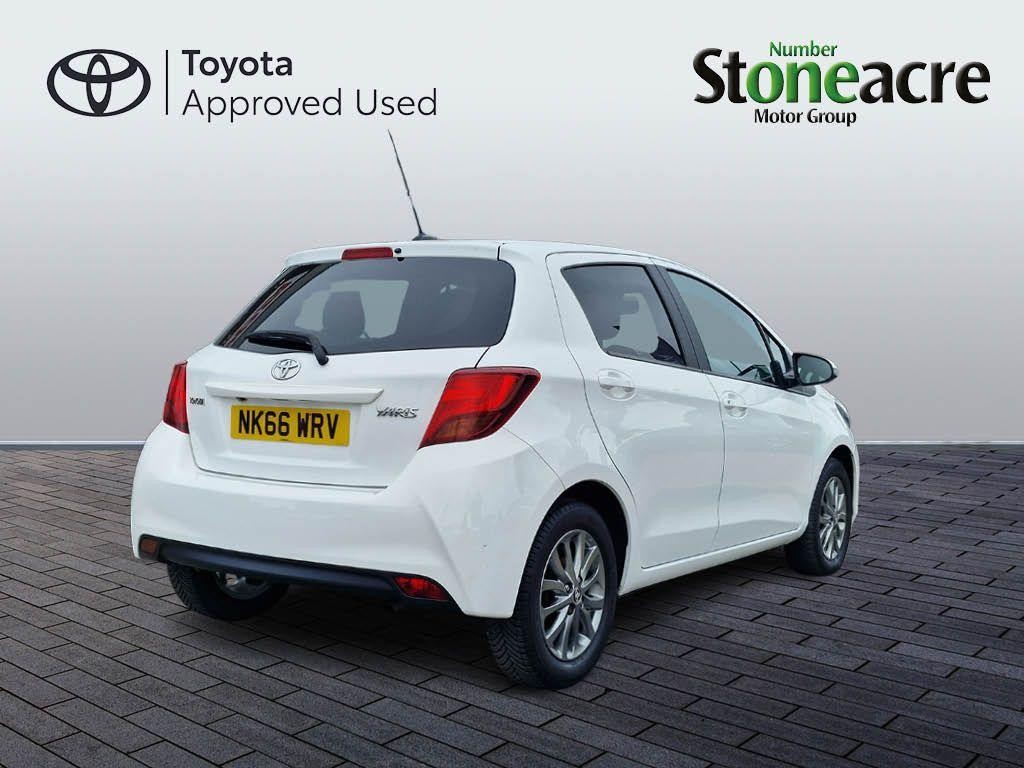 Toyota Yaris Image 4