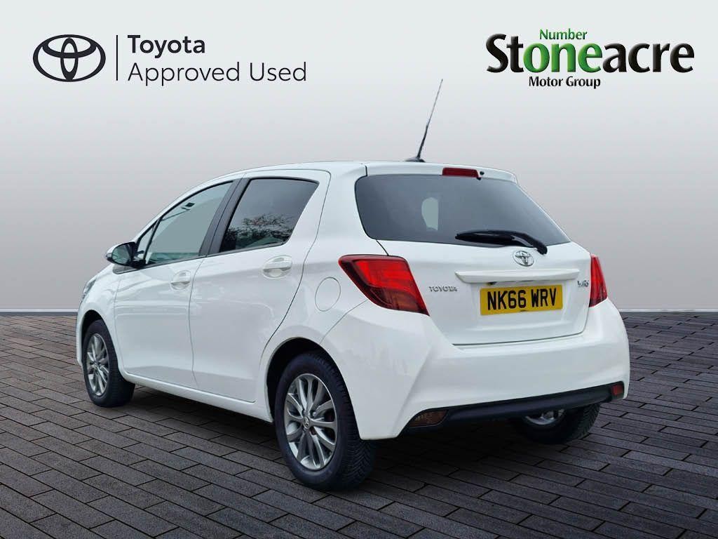 Toyota Yaris Image 6
