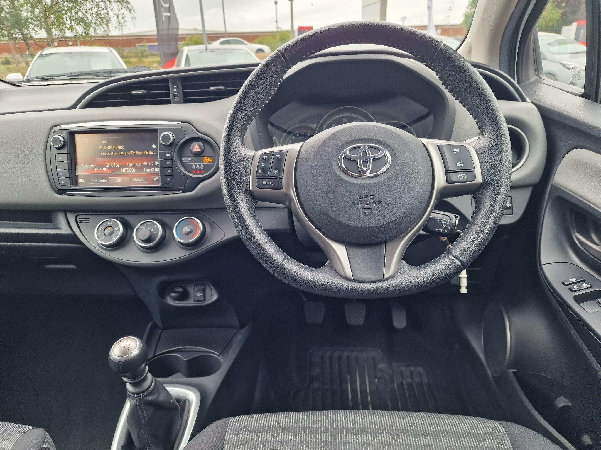 Toyota Yaris Image 8