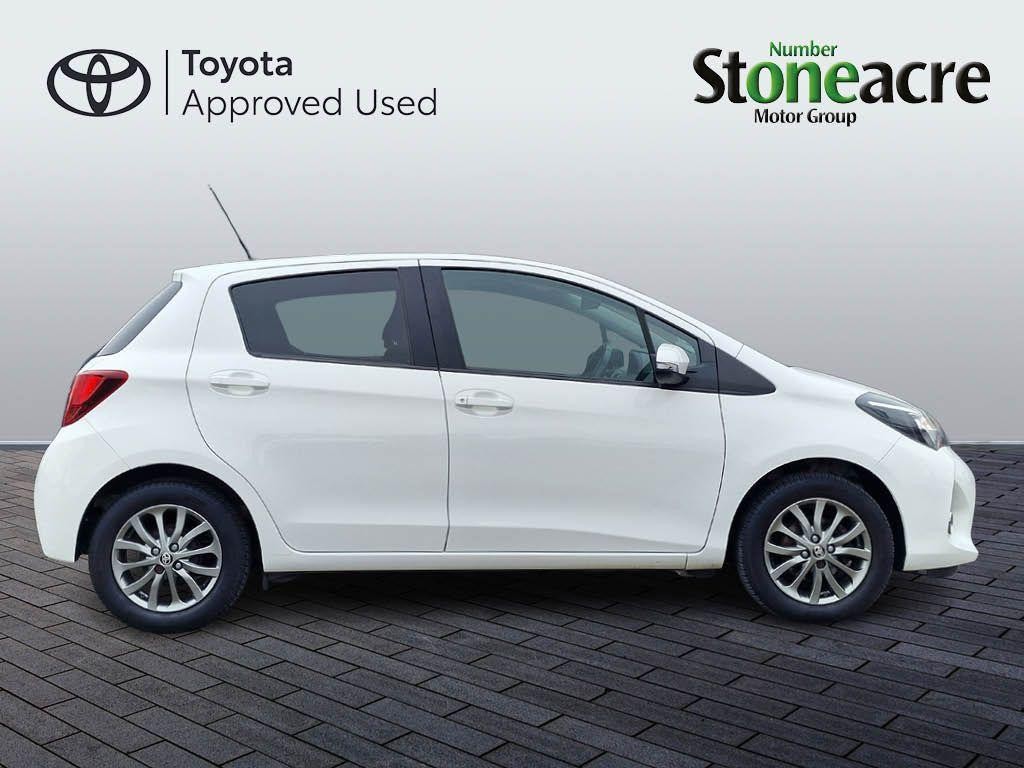 Toyota Yaris Image 18