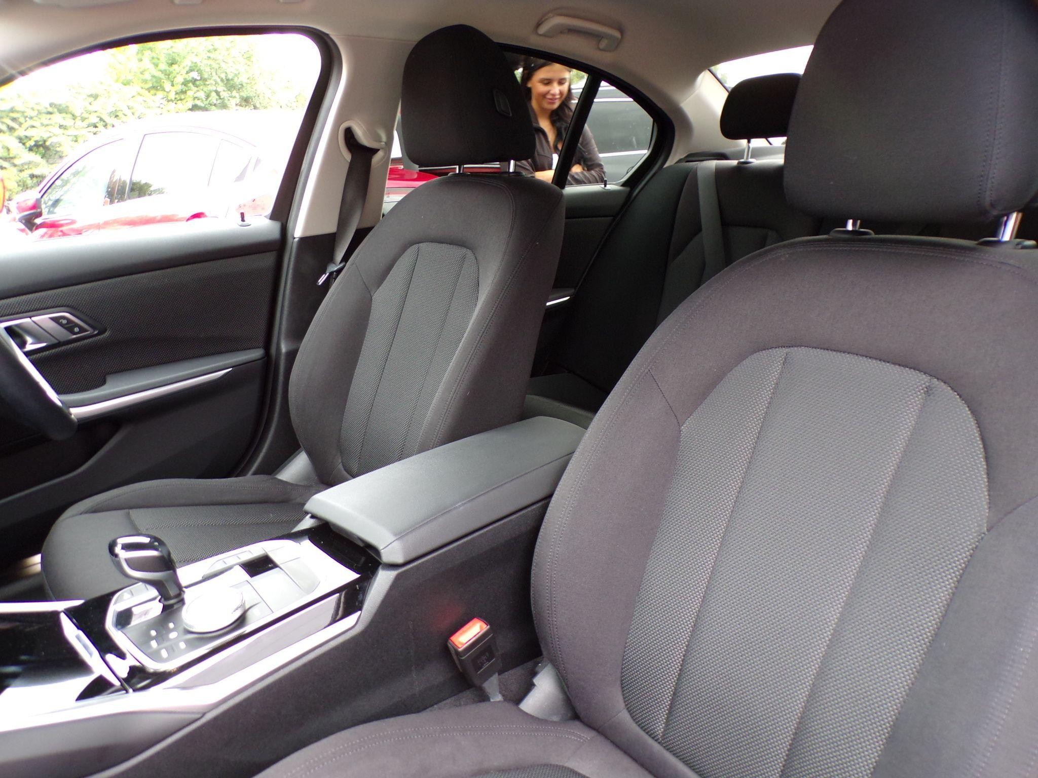 BMW 3 Series Image 13