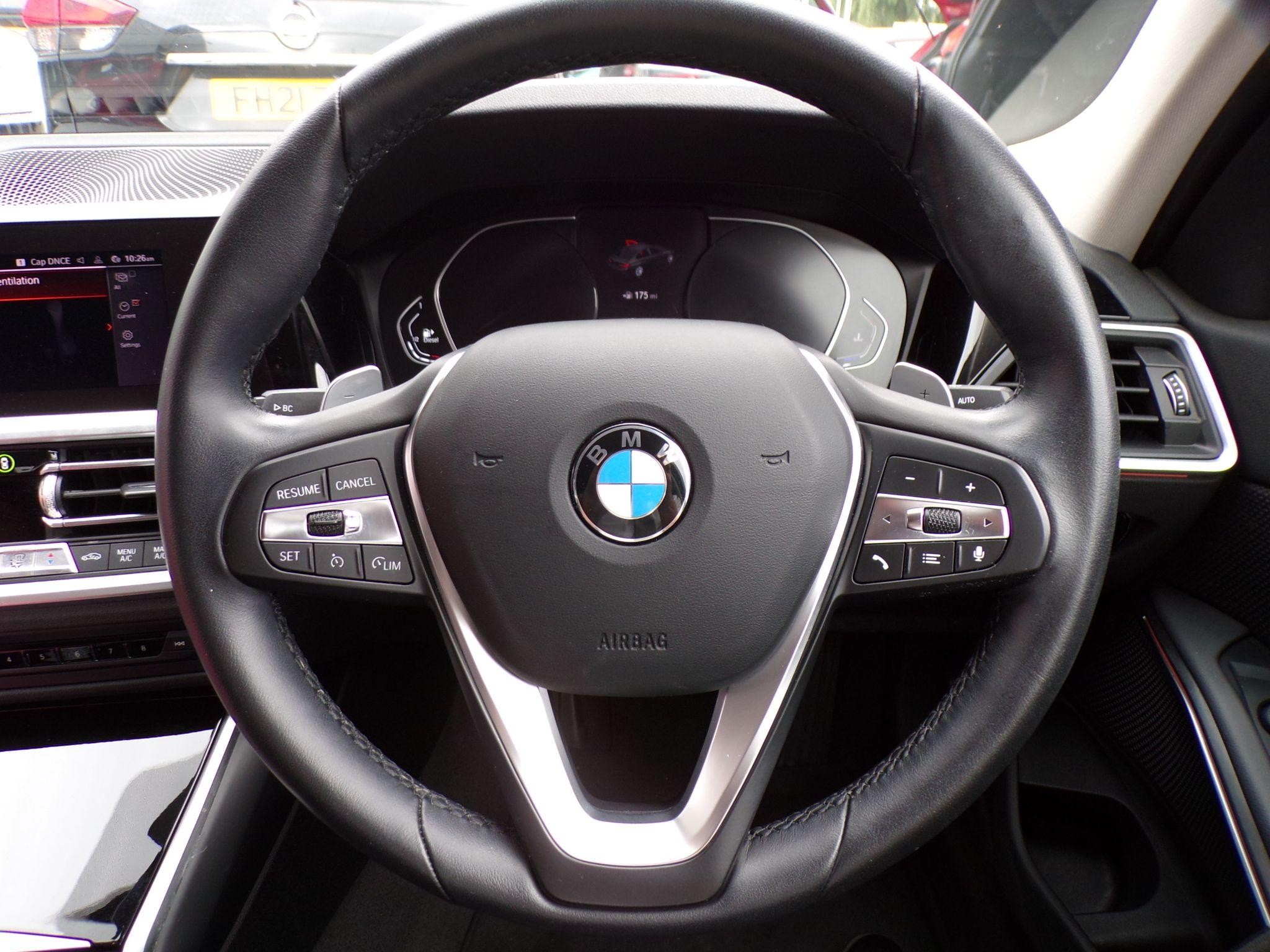 BMW 3 Series Image 18