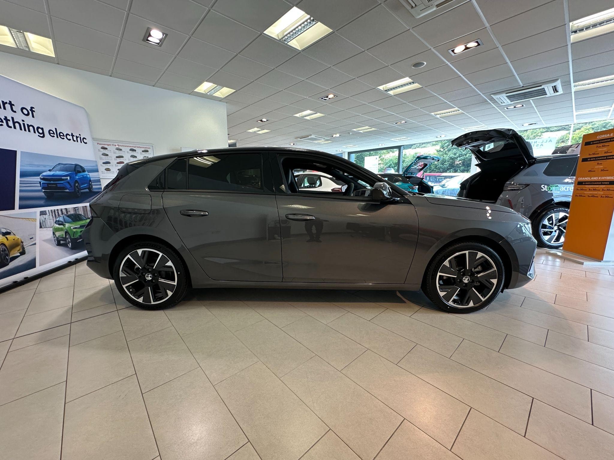 Vauxhall Astra Electric Image 3