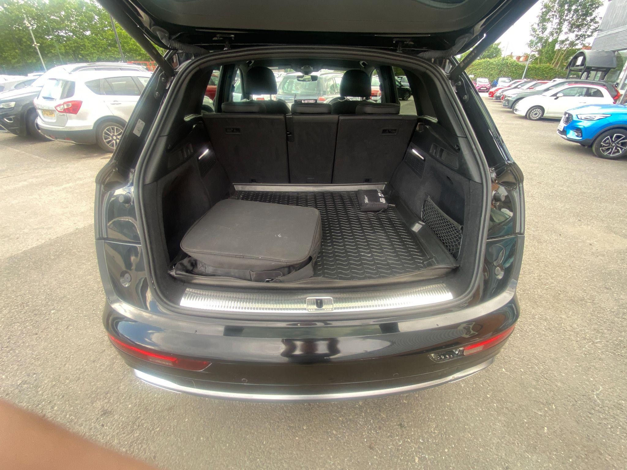 Audi Q5 Image 11
