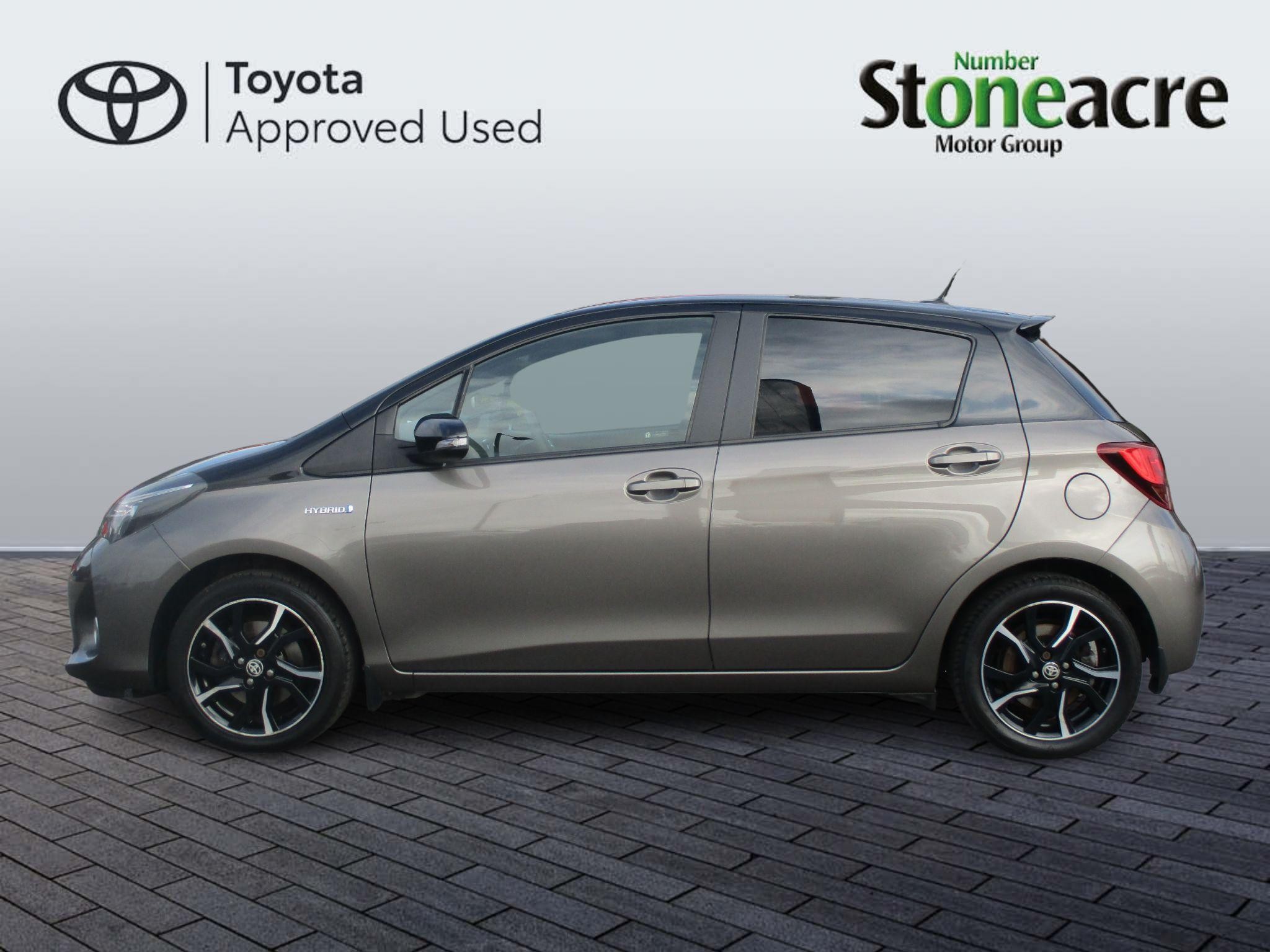 Toyota Yaris Image 8