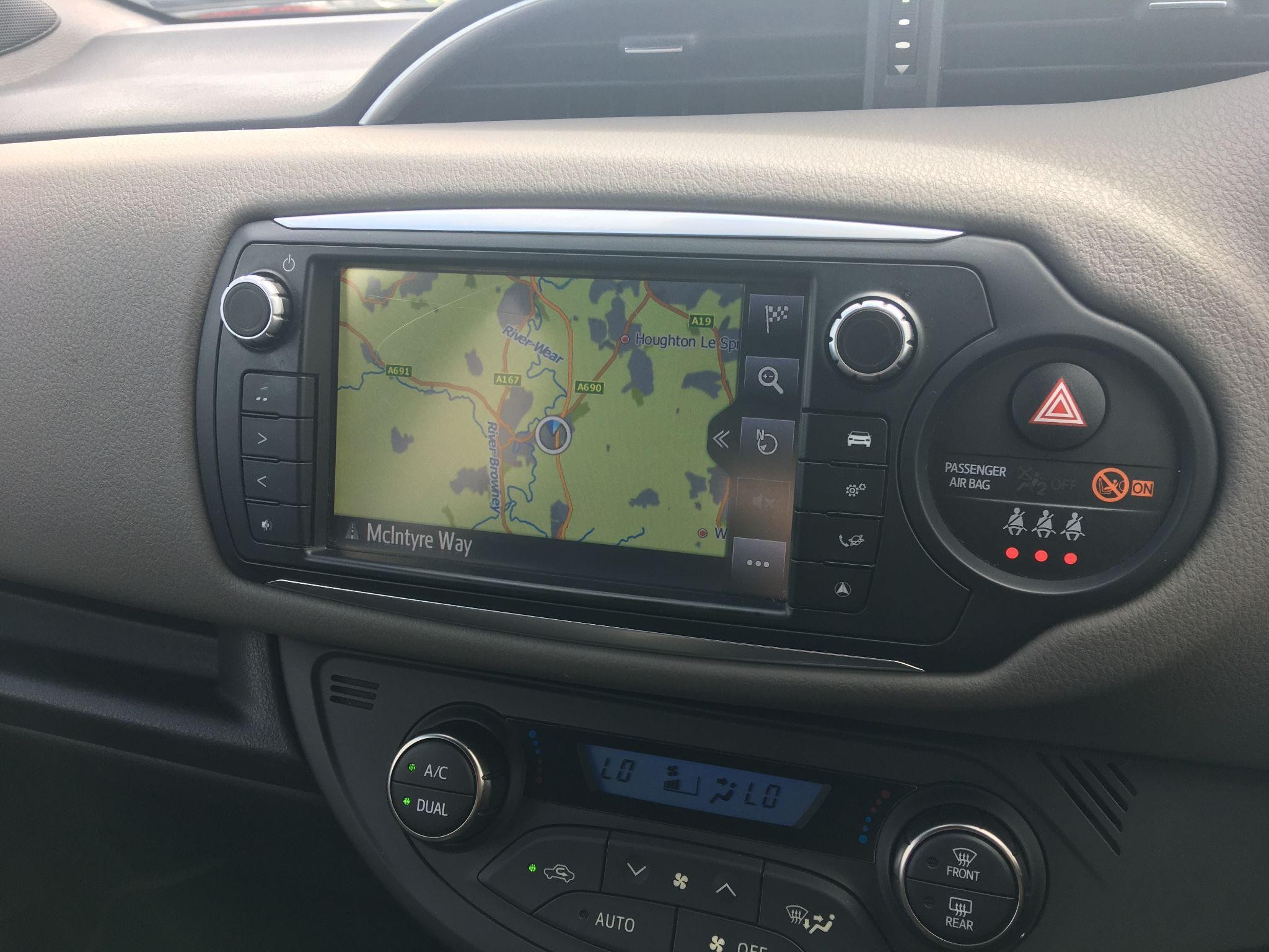 Toyota Yaris Image 19
