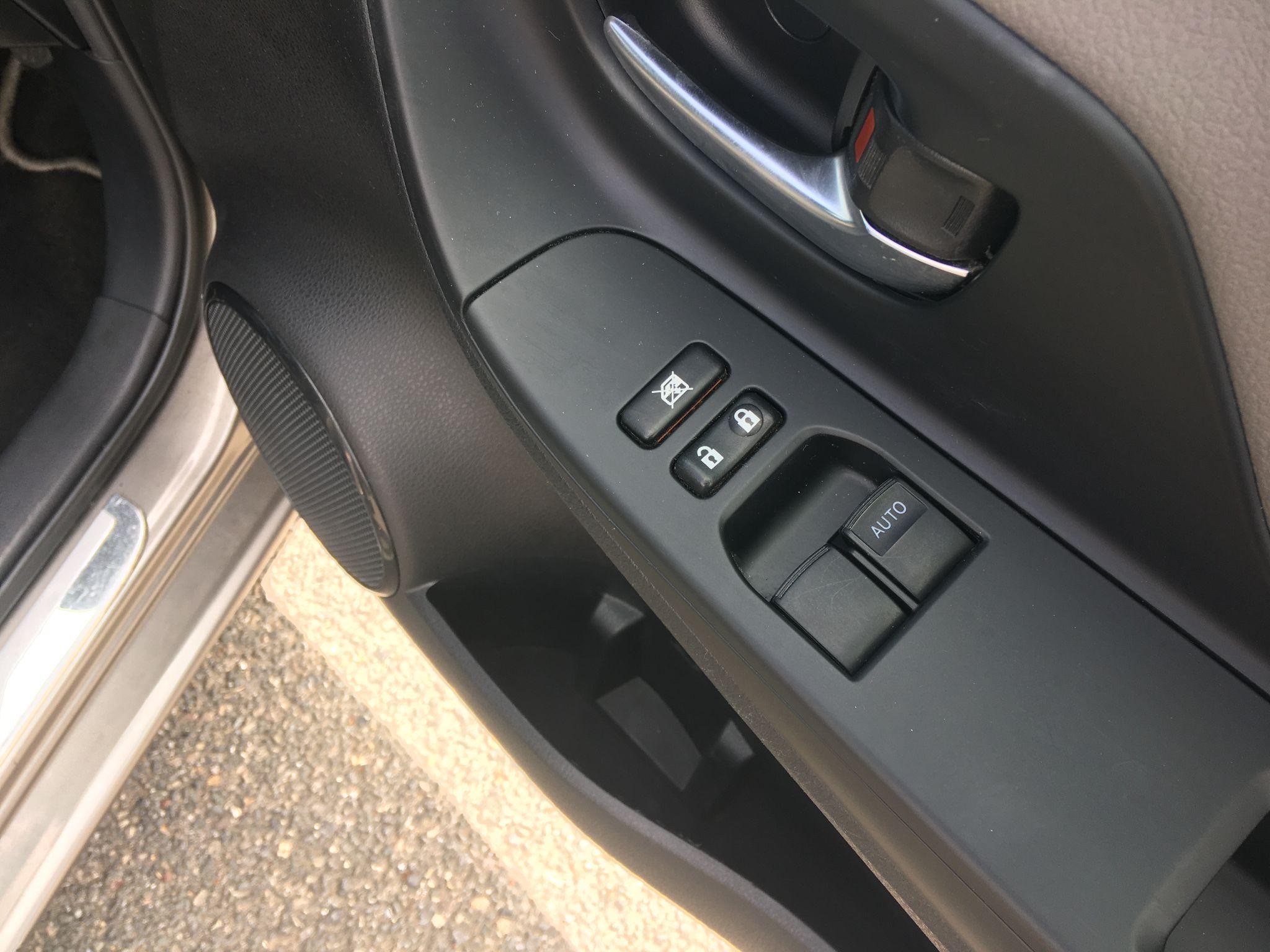 Toyota Yaris Image 33