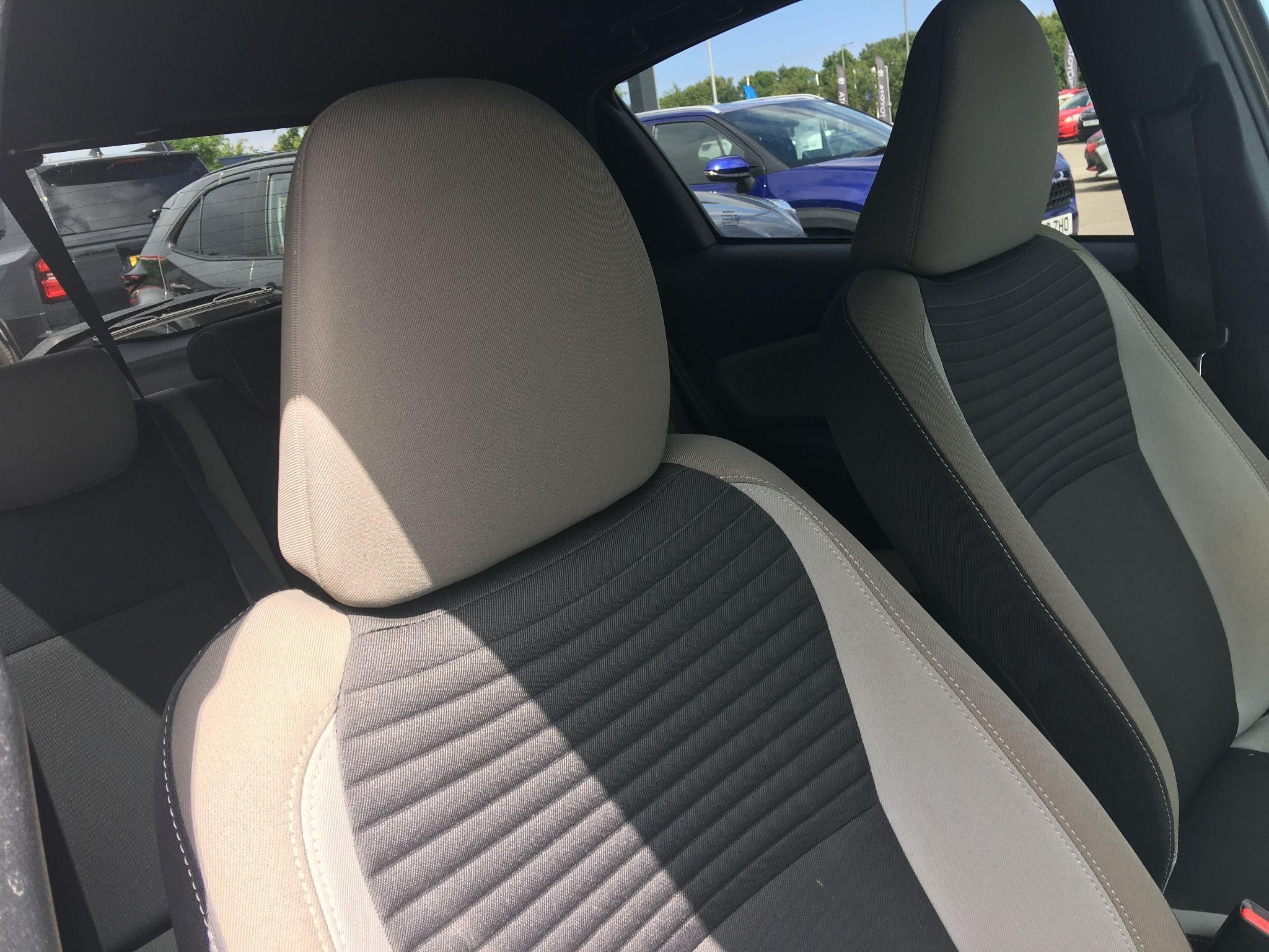 Toyota Yaris Image 34